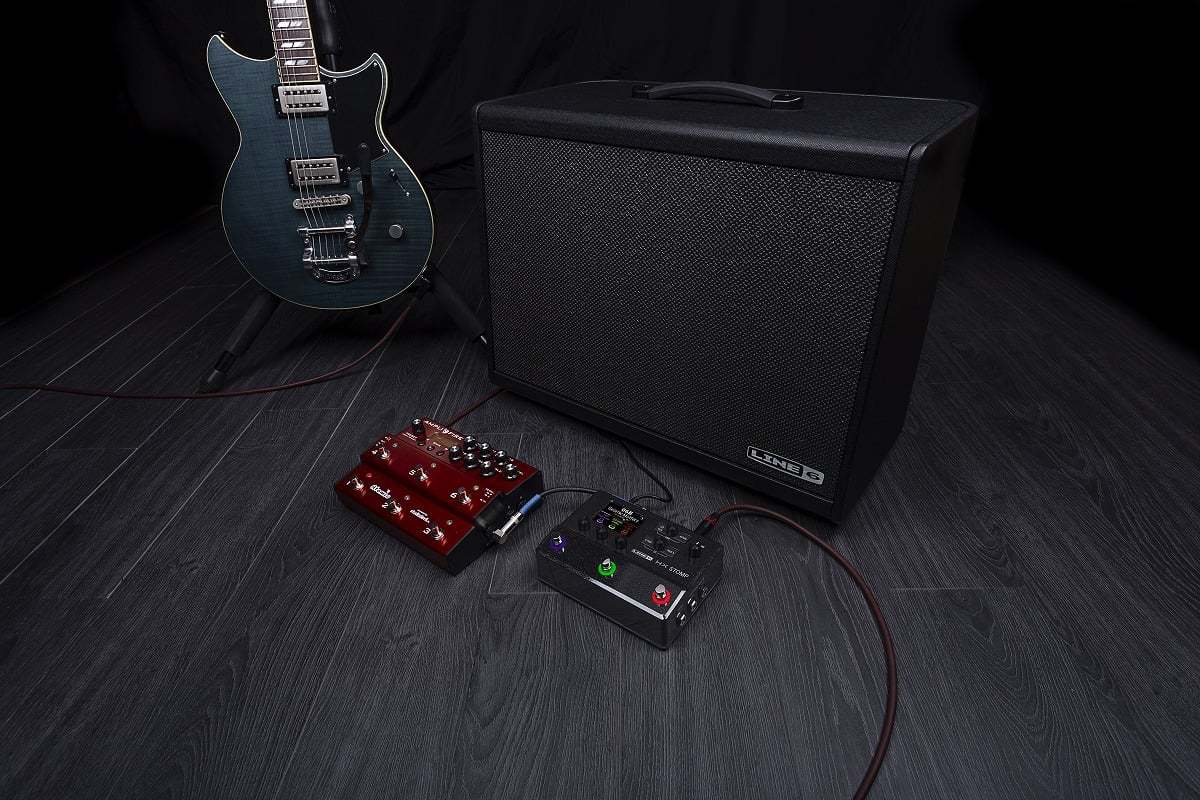LINE 6 HX STOMP コンパクト プロフェッショナル ギタープロセッサー