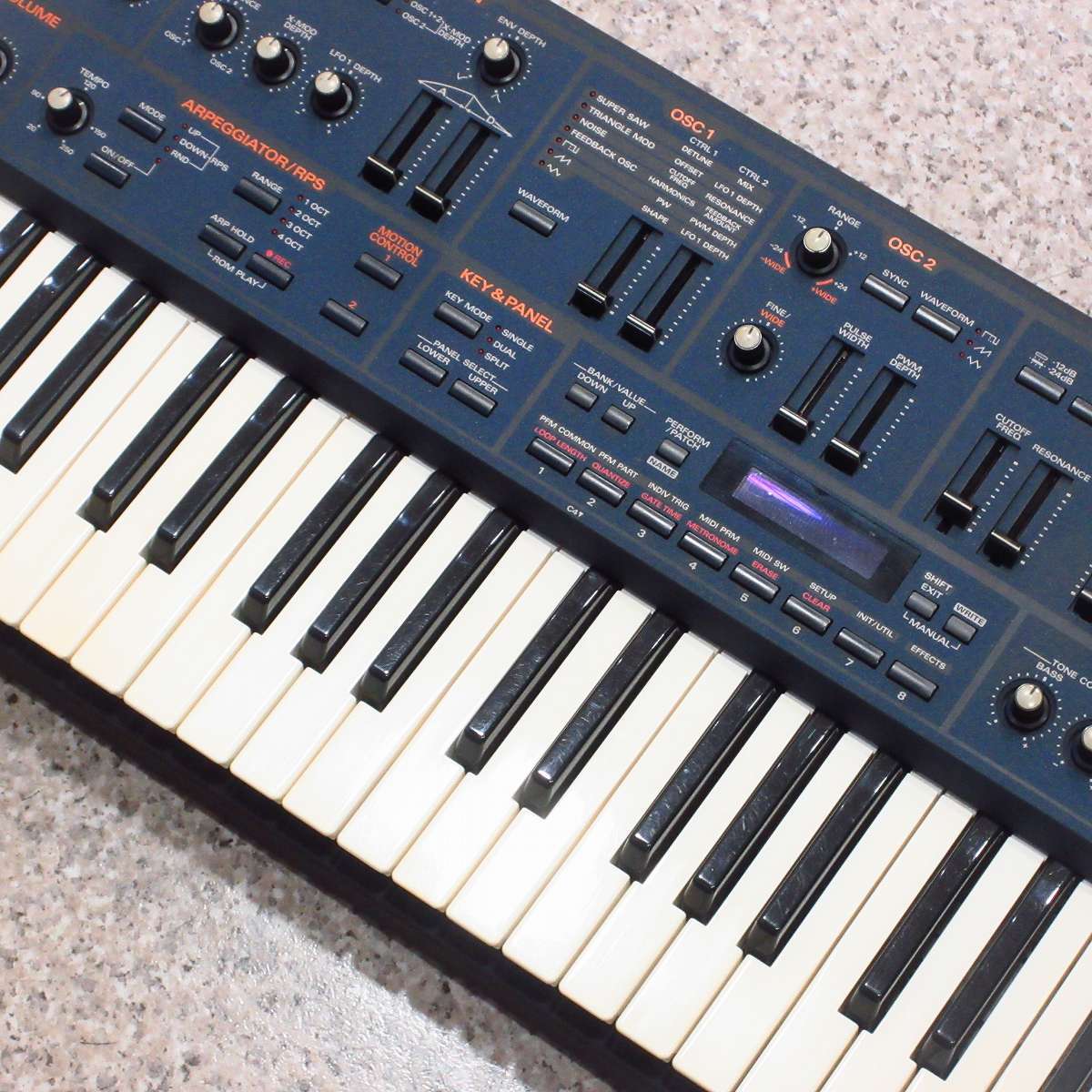Roland JP-8000 