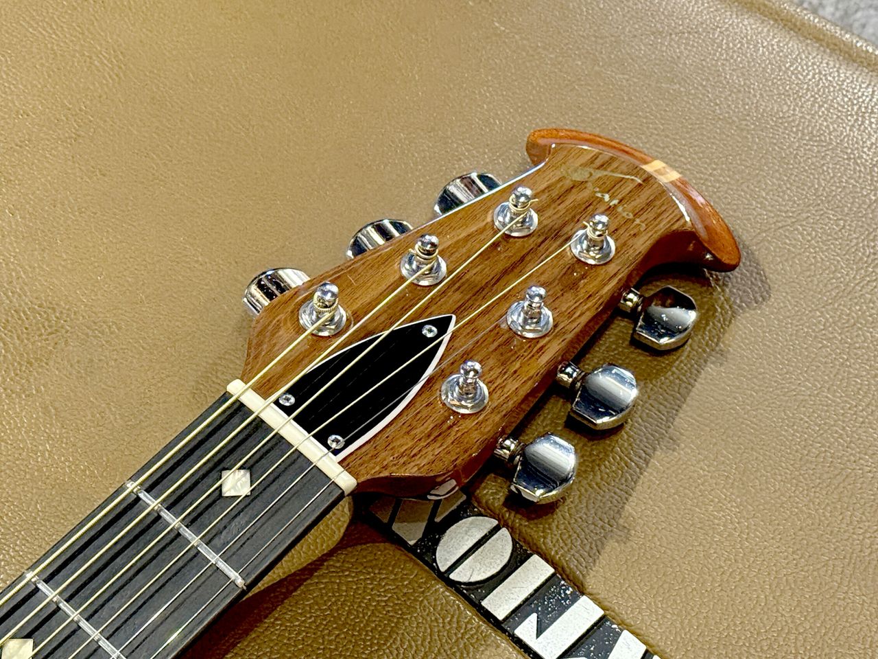 Ovation Custom Balladeer 1112-1（ビンテージ）【楽器検索デジマート】