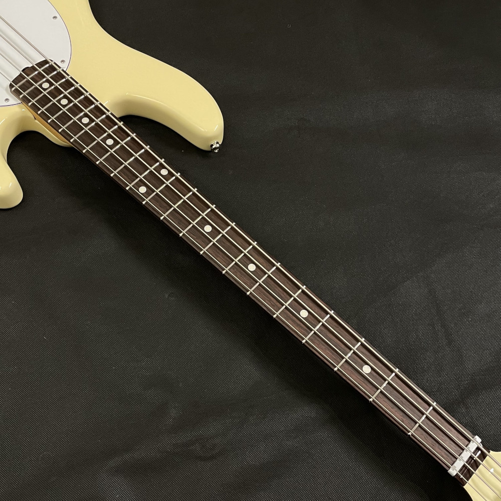 MUSIC MAN Stingray4 Special H Buttercream（B級特価）【楽器検索