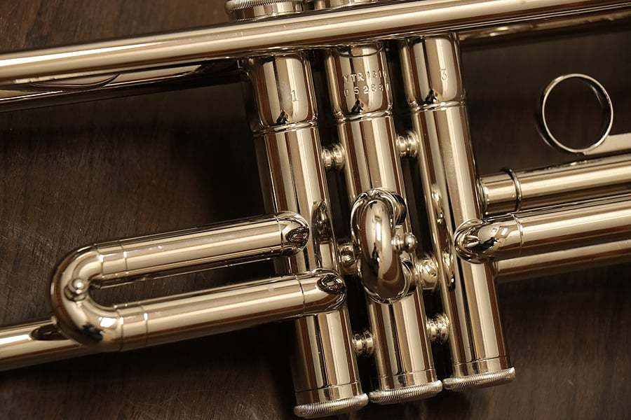 美品　ヤマハ　YTR-1310　B♭トランペット　ニッケルメッキ　イエローブラス 中古】 ヤマハ B♭管トランペット YTR-1310 【西巣鴨】 - 服部