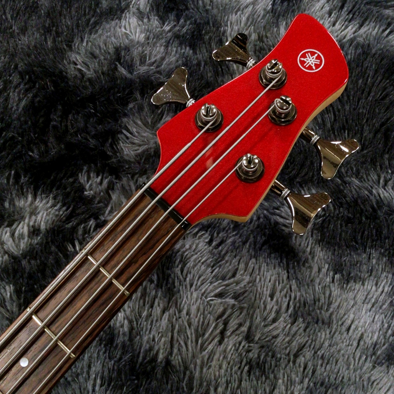 YAMAHA TRBX304 CAR (Candy Apple Red)【中古品】【アクティブ4弦