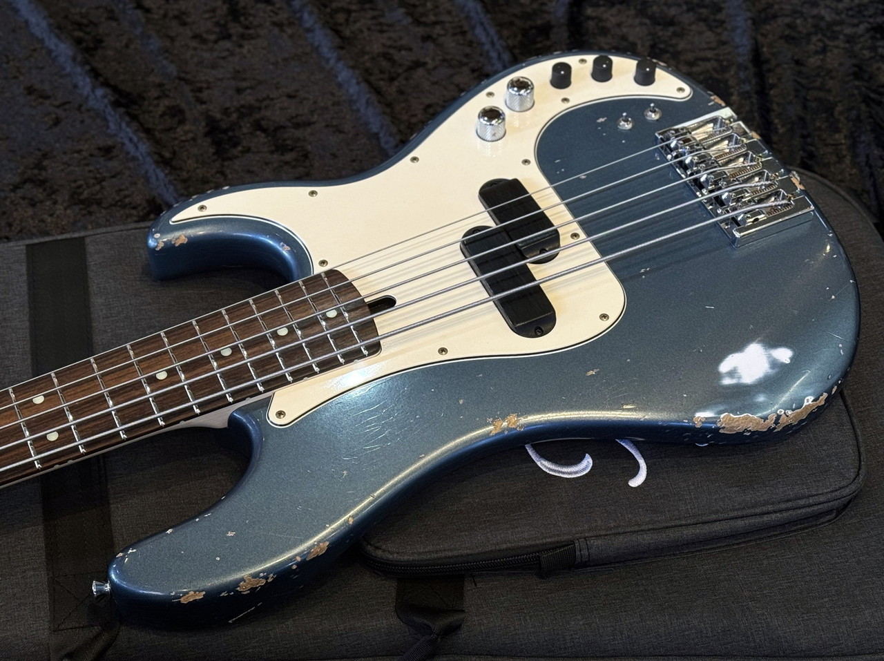 ベース Xotic / XP-1T 5st Dark Lake Placid Blue Xotic XP-1T 5st #243 - Dark Lake Placid Blue/MH, Medium Aged（新品