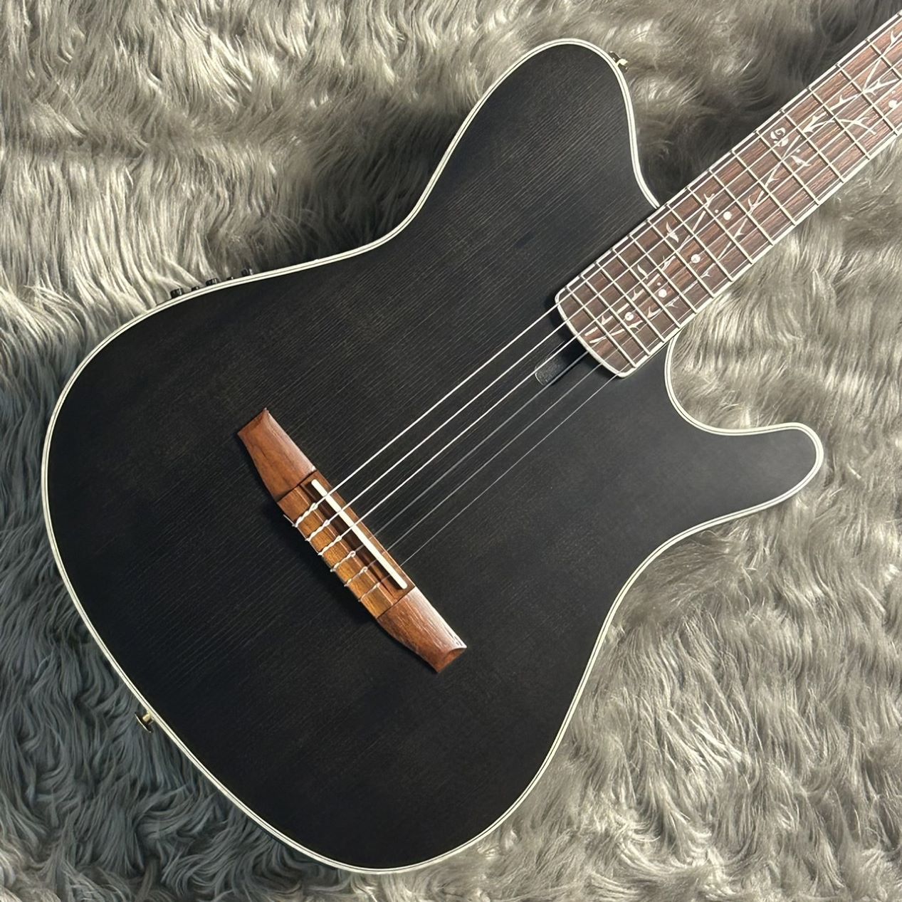 Ibanez TOD10N Tim Henson シグネチャー エレガットギター Amazon.com: Ibanez TOD10N Tim Henson Signature Nylon-string