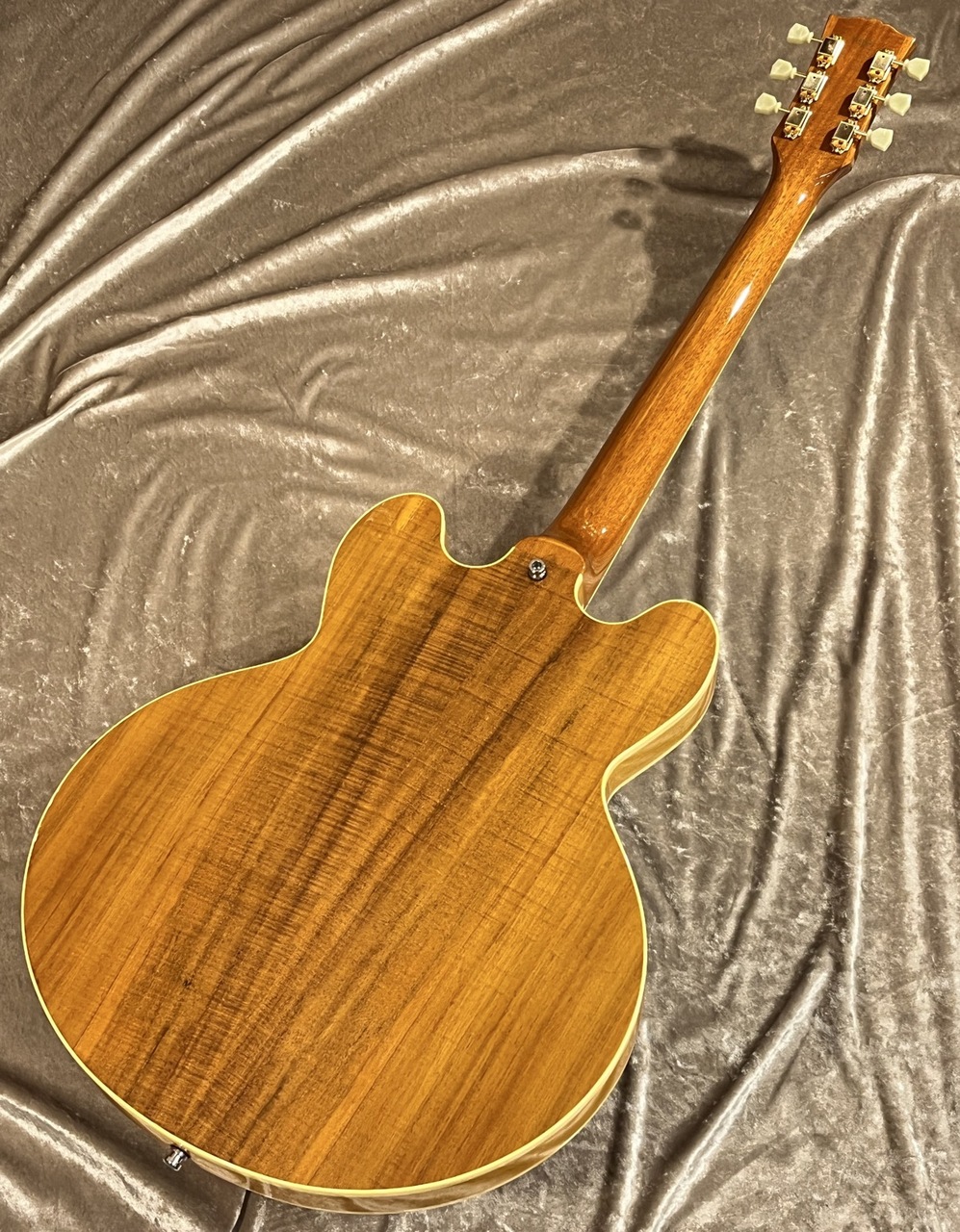 History SA-plus KOA ヒストリー 美しいコア材を使用したセミアコが数量限定発売〜SA-Plus／KOA