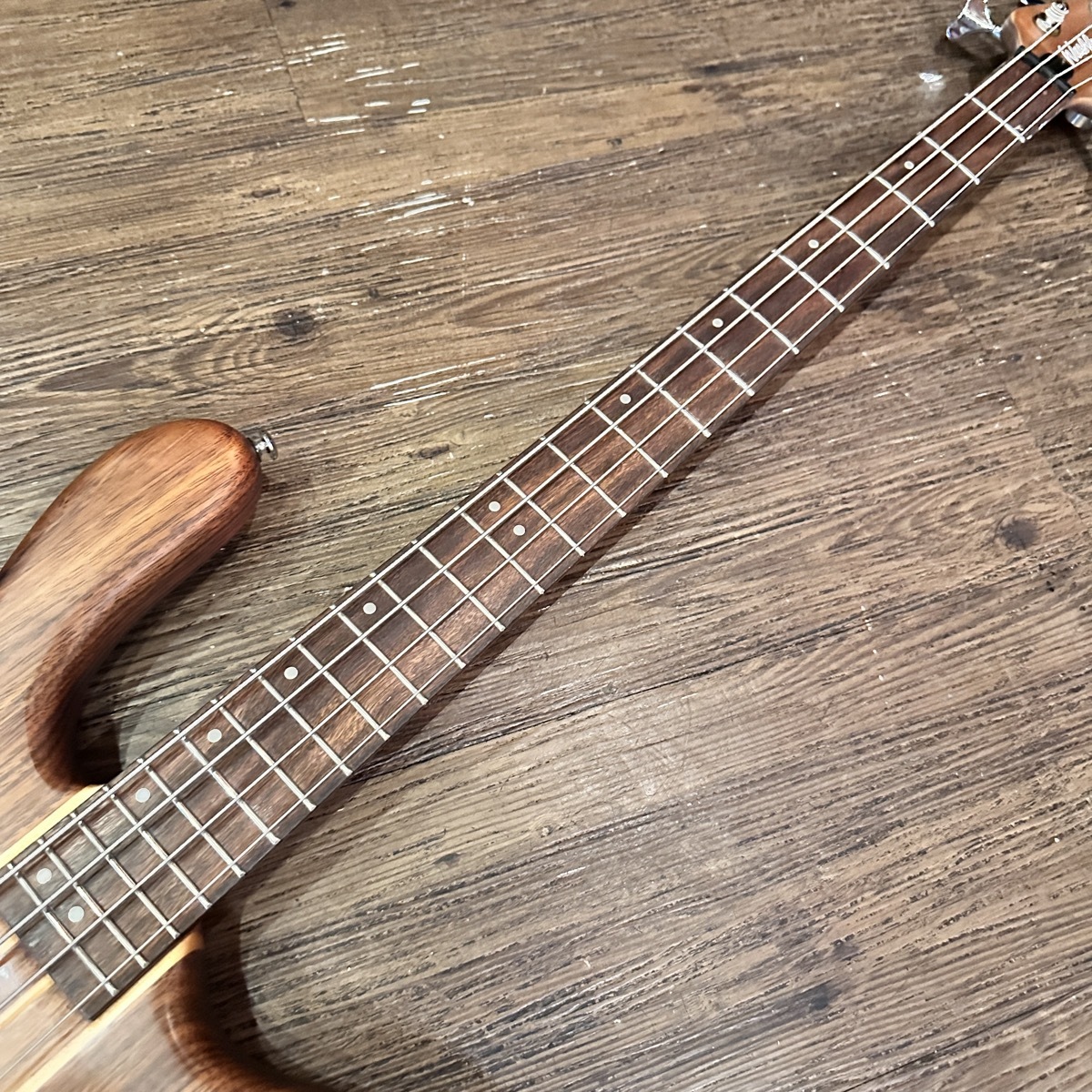 Washburn Taurus T24 Electric bass（中古/送料無料）【楽器検索