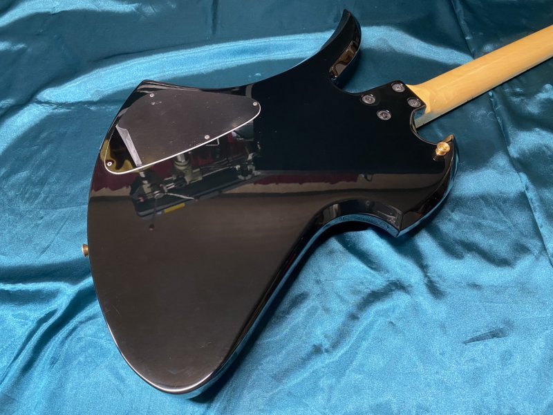 FERNANDES MG-145X Graphic on Black hide Signature （中古）【楽器