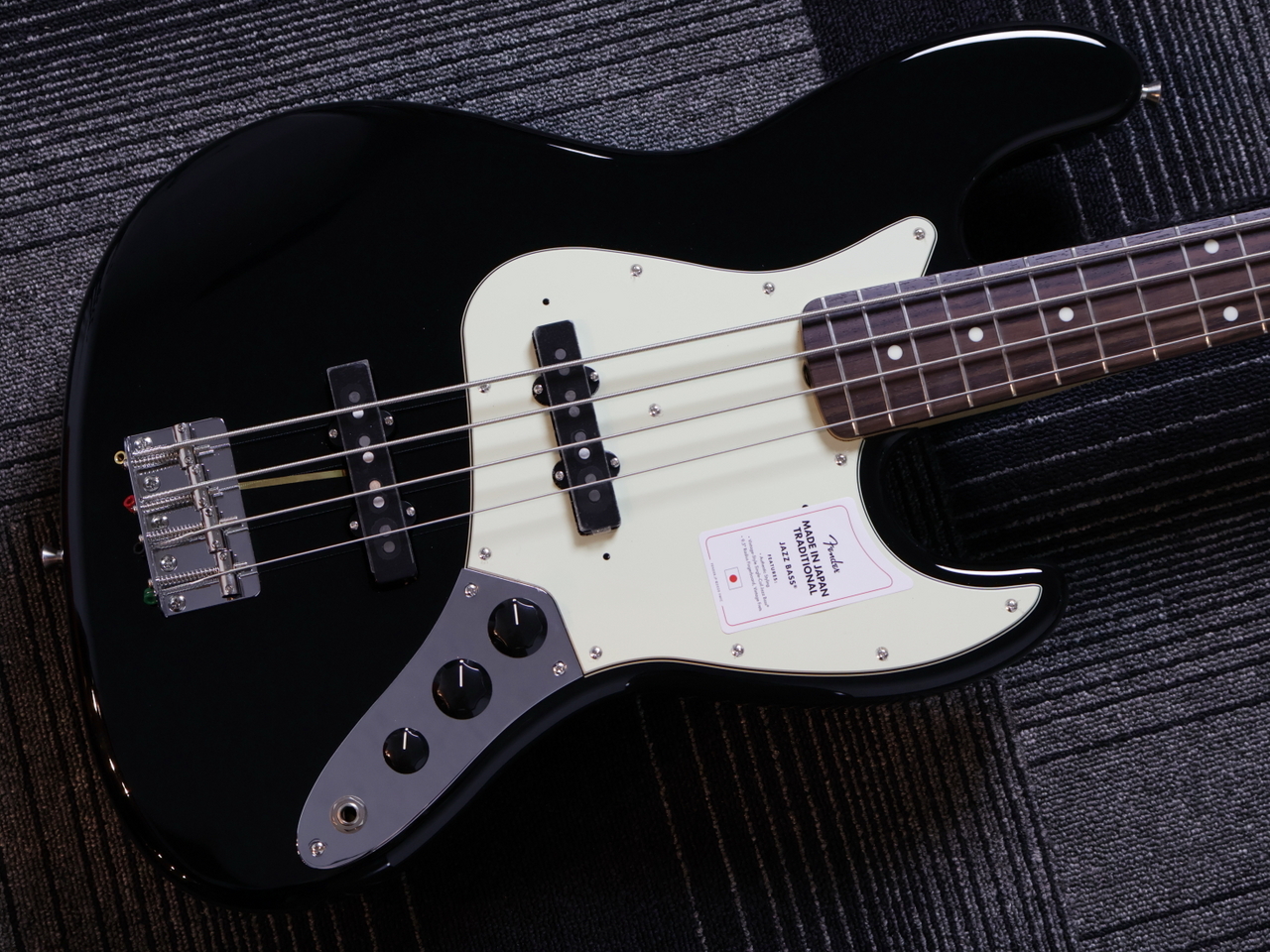 Fender Made in Japan Traditional 60s Jazz Bass -Black-【3.90kg