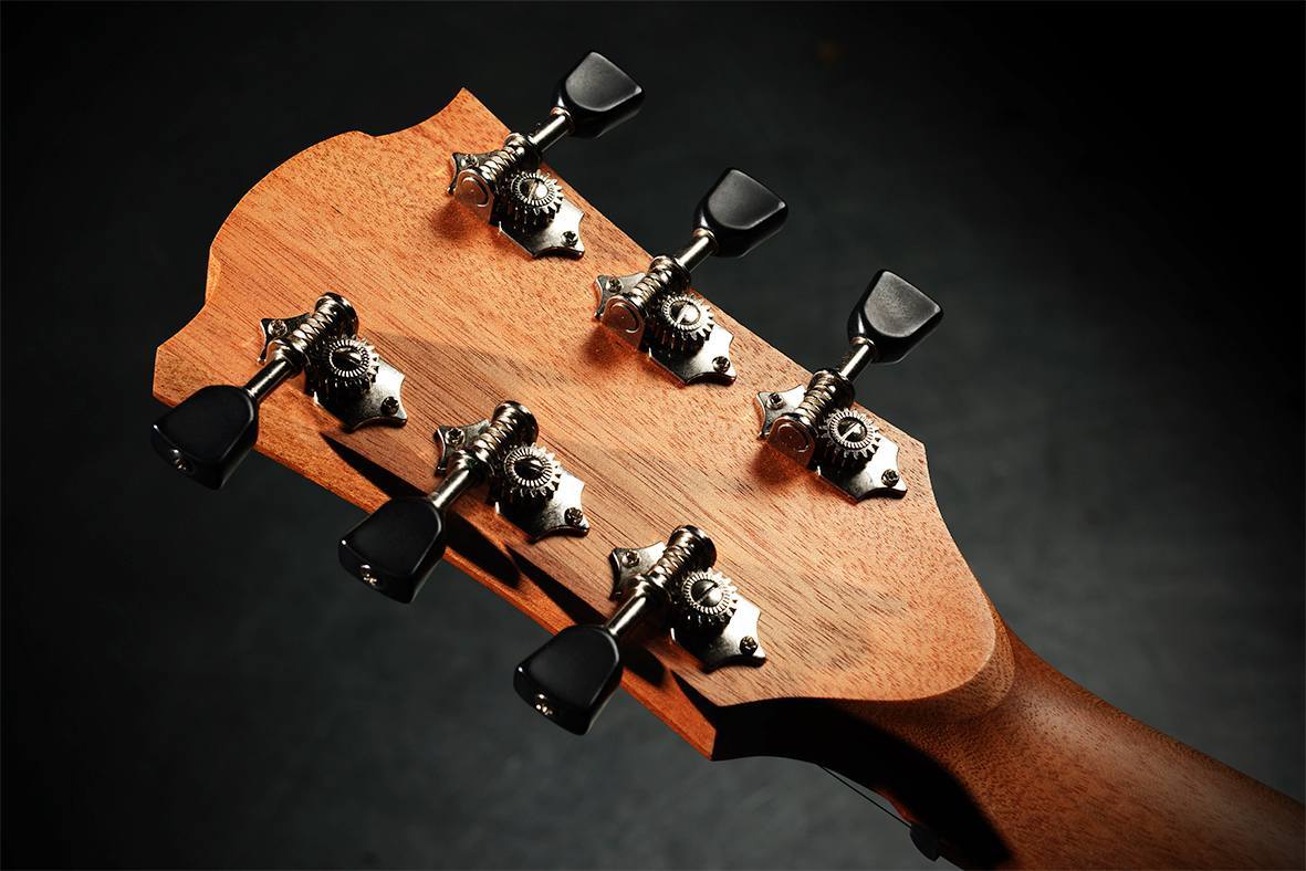 LAG Guitars Tramontane 70 T70D-NAT【Webショップ限定】（新品/送料