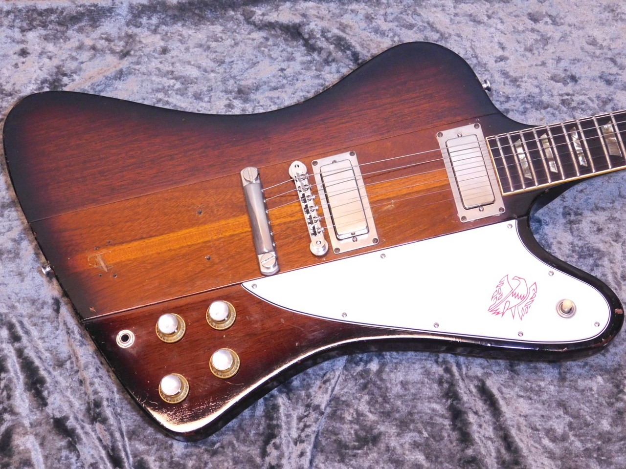 エレキギター ファイアーバード ノーブランド セット/スルーネック Gibson Firebird Ⅴ '64（ビンテージ）【楽器検索デジマート】