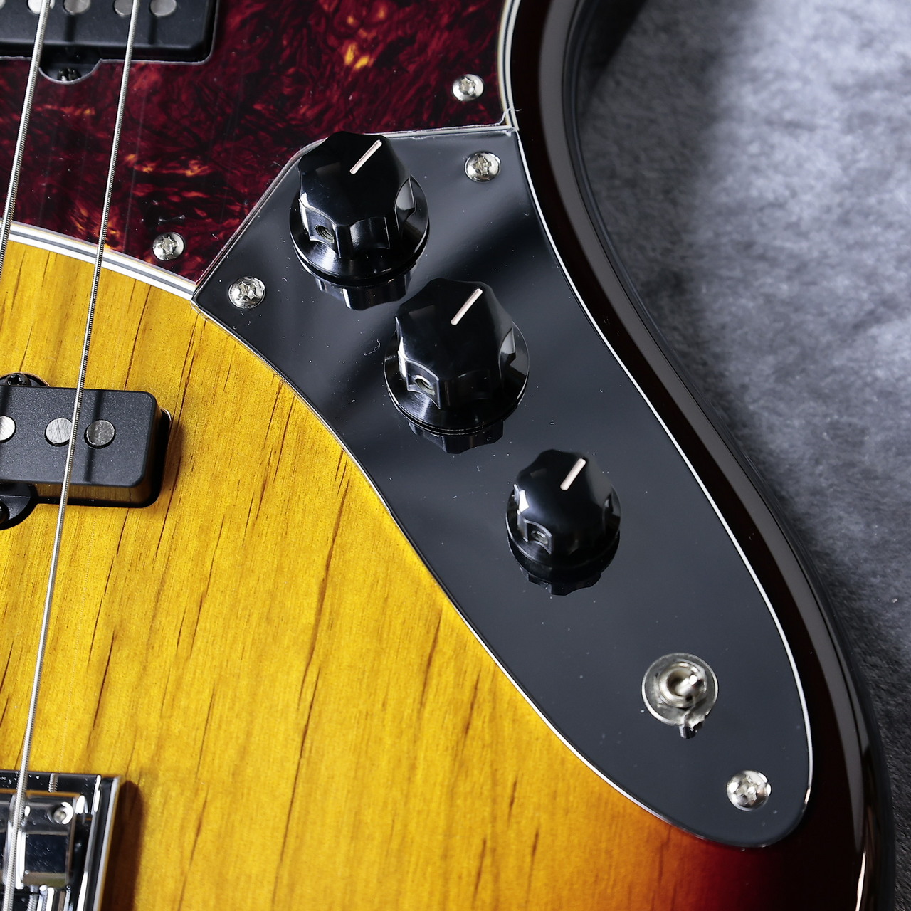 Black Smoker STD BETA J5XL - 3 Tone Sunburst -【4.54kg