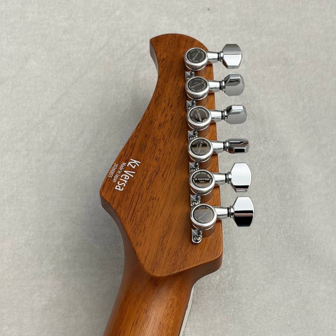 Kz Guitar Works Kz Versa 2H5 Flamed Maple Top -Lime Green Burst