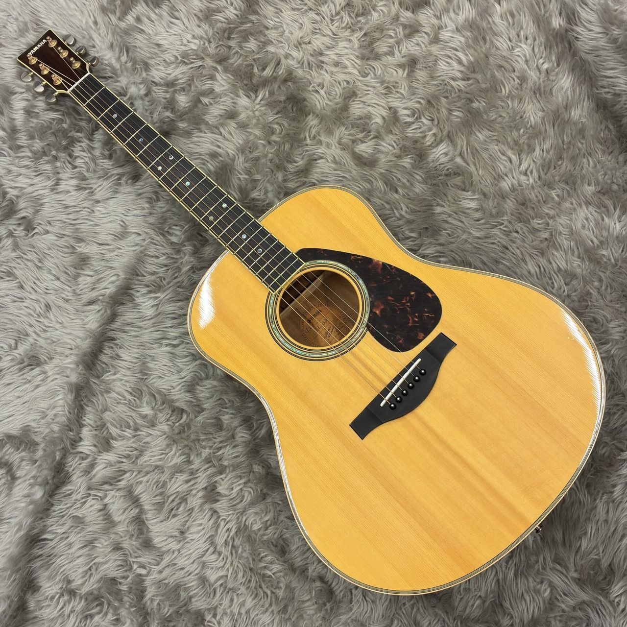 【未使用】YAMAHA LL16M ARE（マホガニーモデル） YAMAHA 【中古】LL16M ARE【サイド・バック マホガニー単板モデル