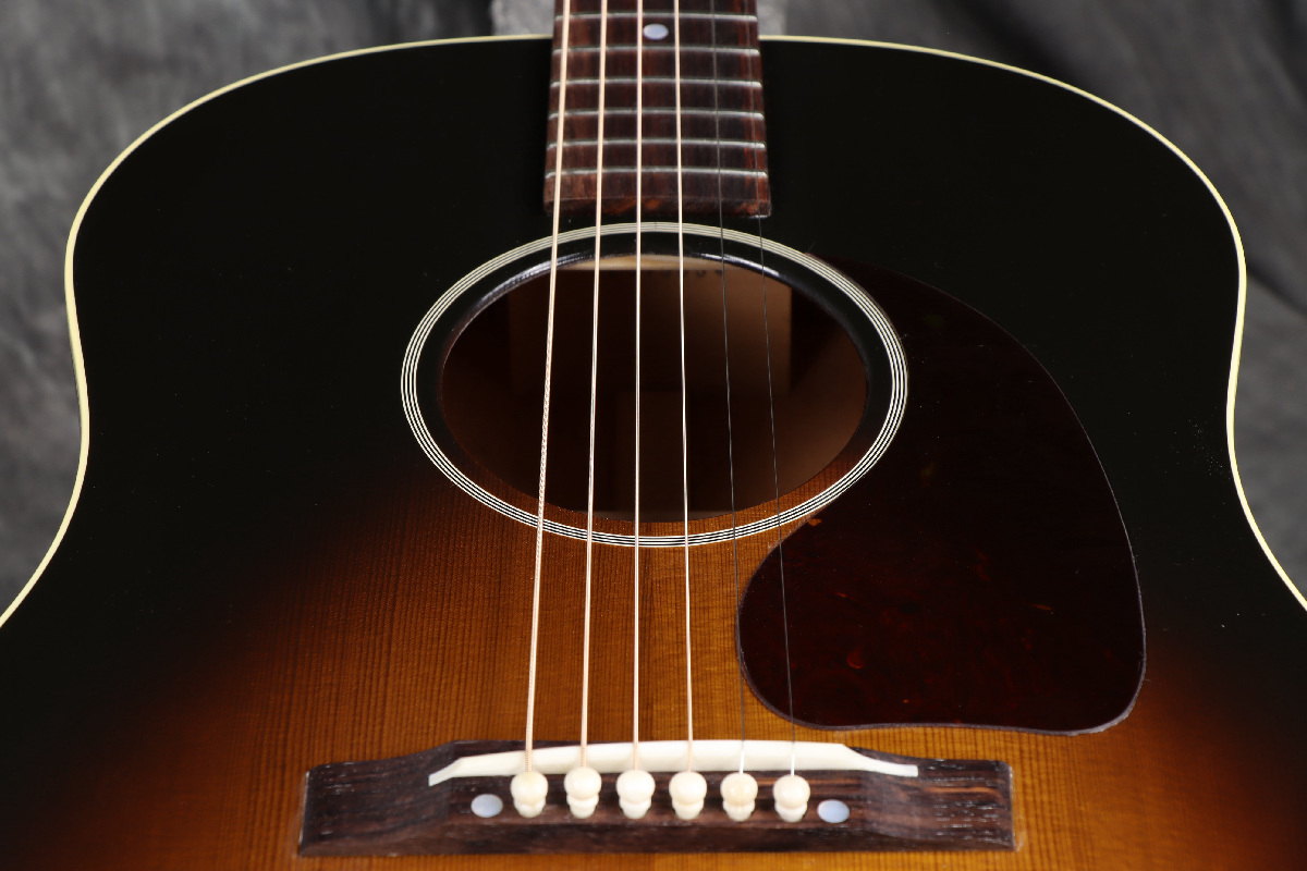 Gibson Historic Collection 1942 Banner J-45 Vintage Sunburst