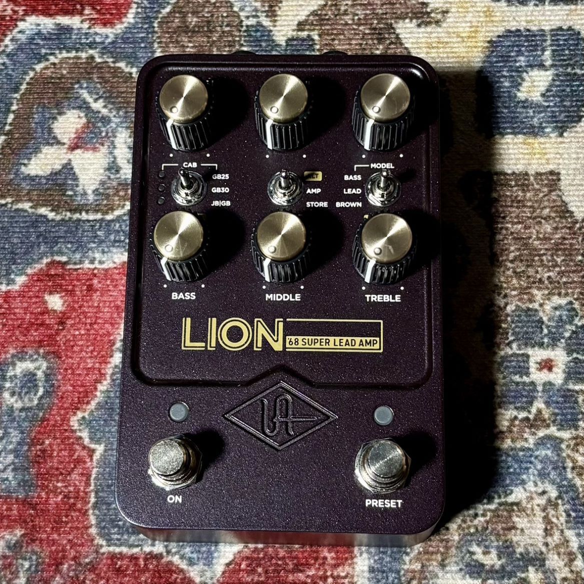 UAFX LION ギターエフェクター 動画：Universal Audio、英国アンプ再現モデルが遂に登場！ UAFX