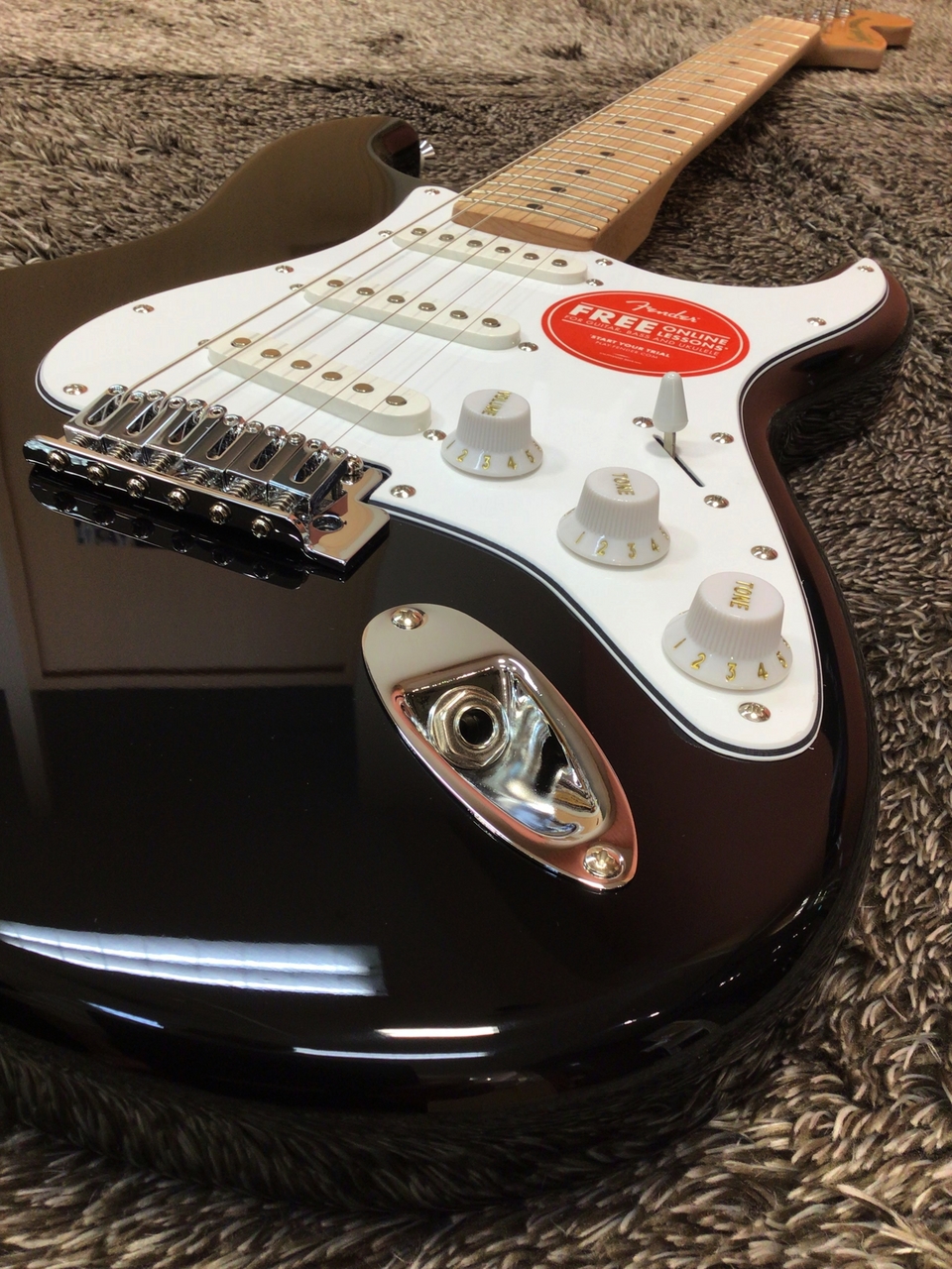 美品 SQUIER Affinity Stratocaster ラージヘッド Squier by Fender Affinity Series Stratocaster, Black【ラージヘッド