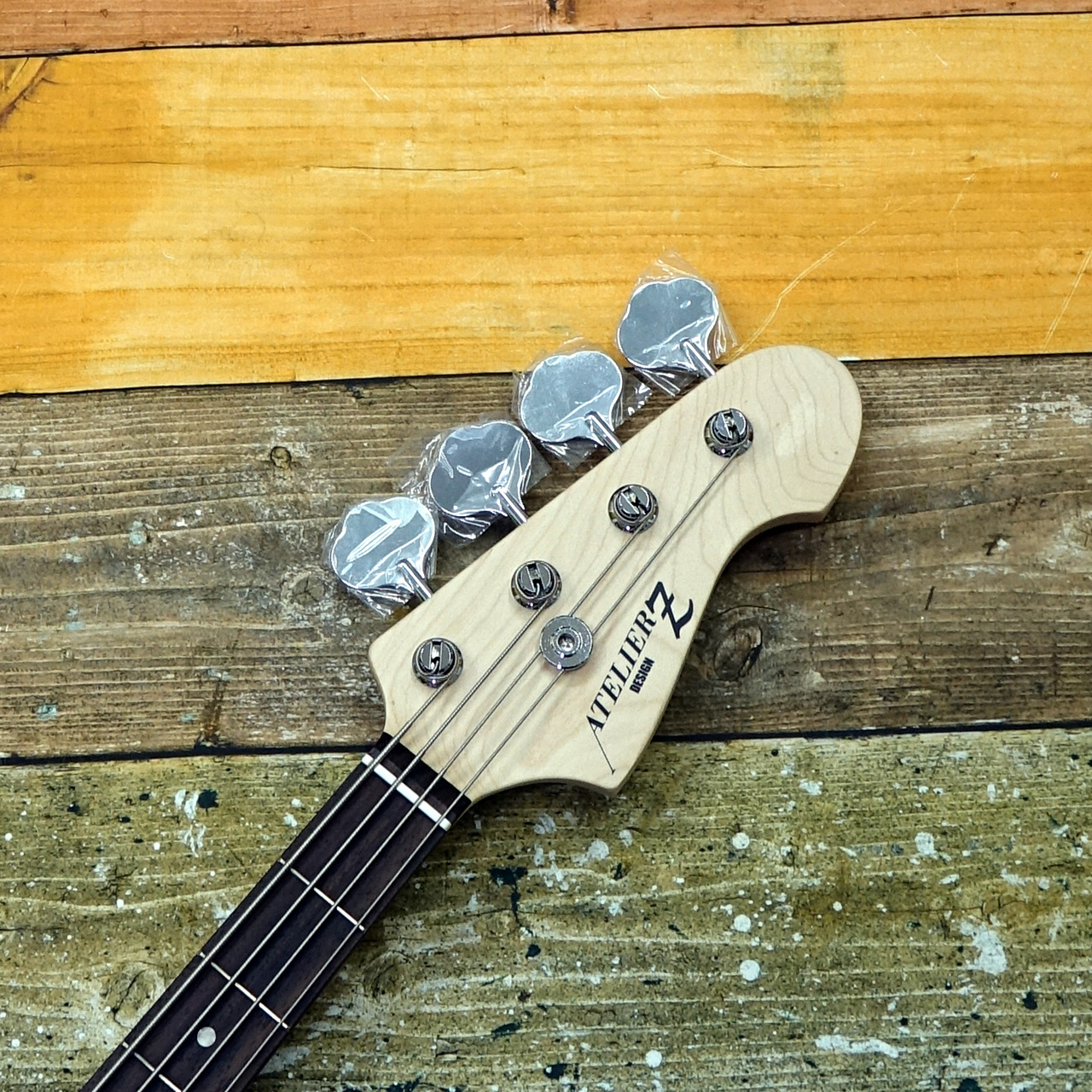 ATELIER Z Baby Z-4J Vintage OWH (Olympic White)（新品）【楽器検索