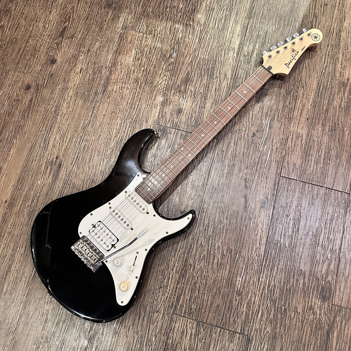 YAMAHA PAC012 Pacifica Electric Guitar（中古/送料無料）【楽器検索