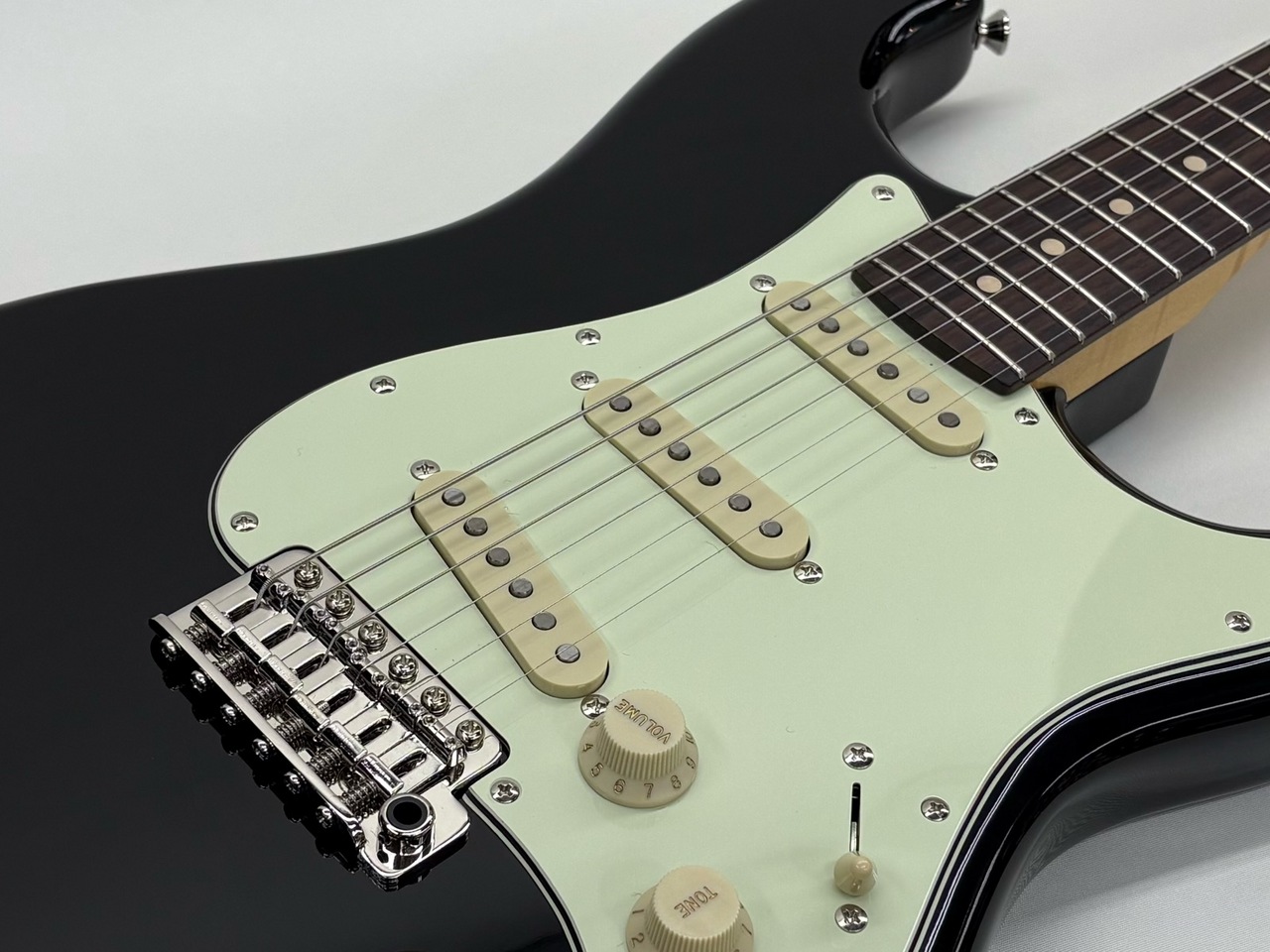 J.W.Black Guitars JWB-S -Black Soft Aged-【ハイエンドフロア在庫品