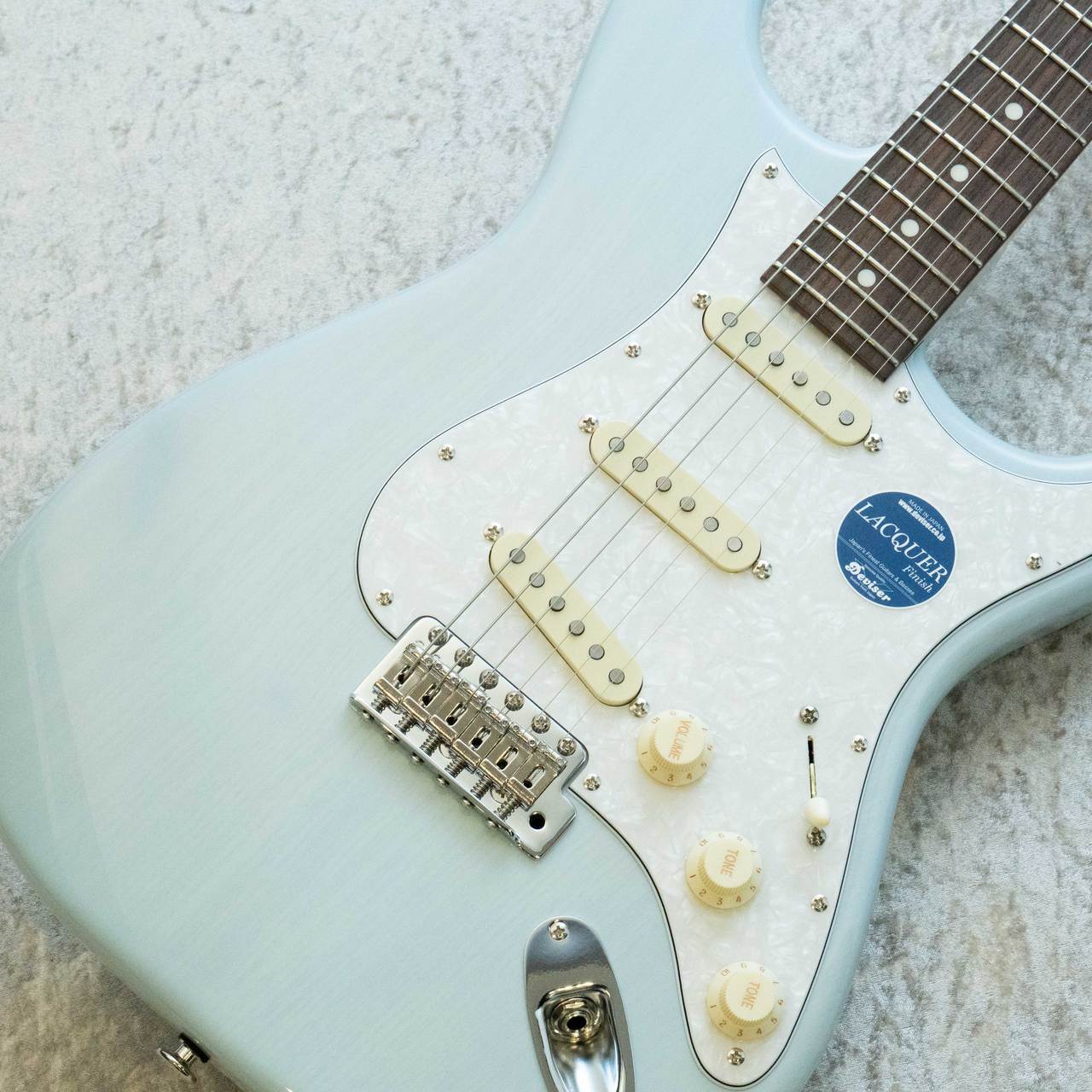 momose MC2-STD/R Sonic Blue Blonde ストラト momose MC2-STD/R w/White Pearl Pickguard -Sonic Blue Blonde