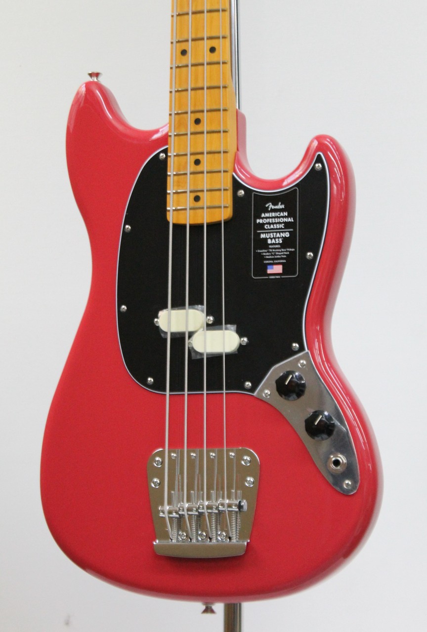 Fender Mustang Bass レッド 美品。 Fender American Professional Classic Mustang Bass / Faded Dakota