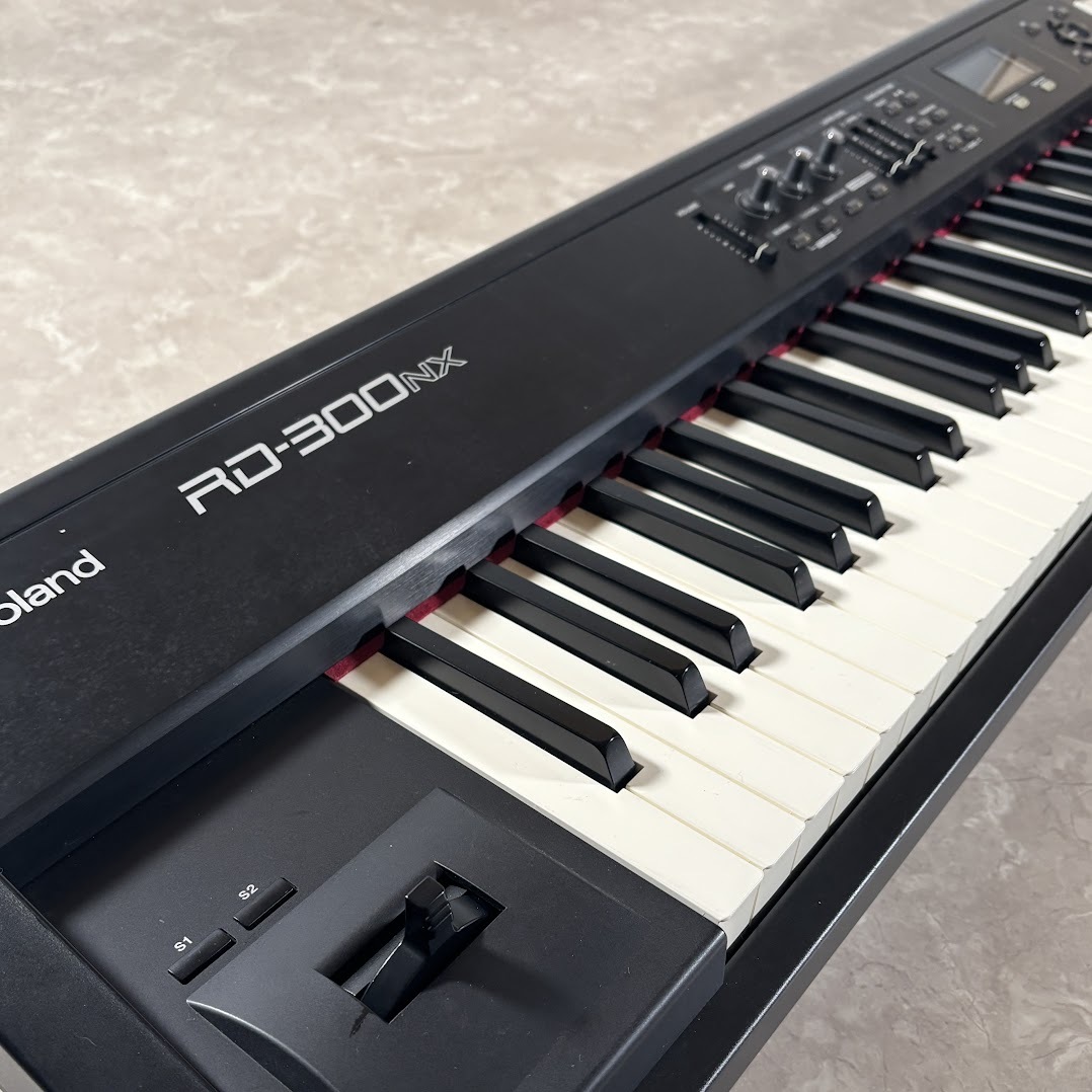 Roland RD-300 NX 電子ピアノ シンセサイザー RD-300NX Digital Piano Overview - YouTube
