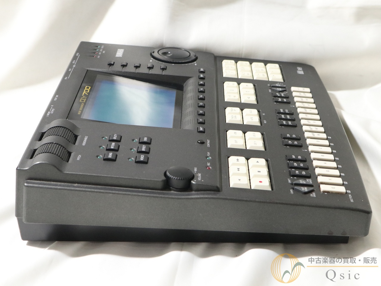 YAMAHA QY700 [PM335]【神戸店在庫】（中古/送料無料）【楽器検索