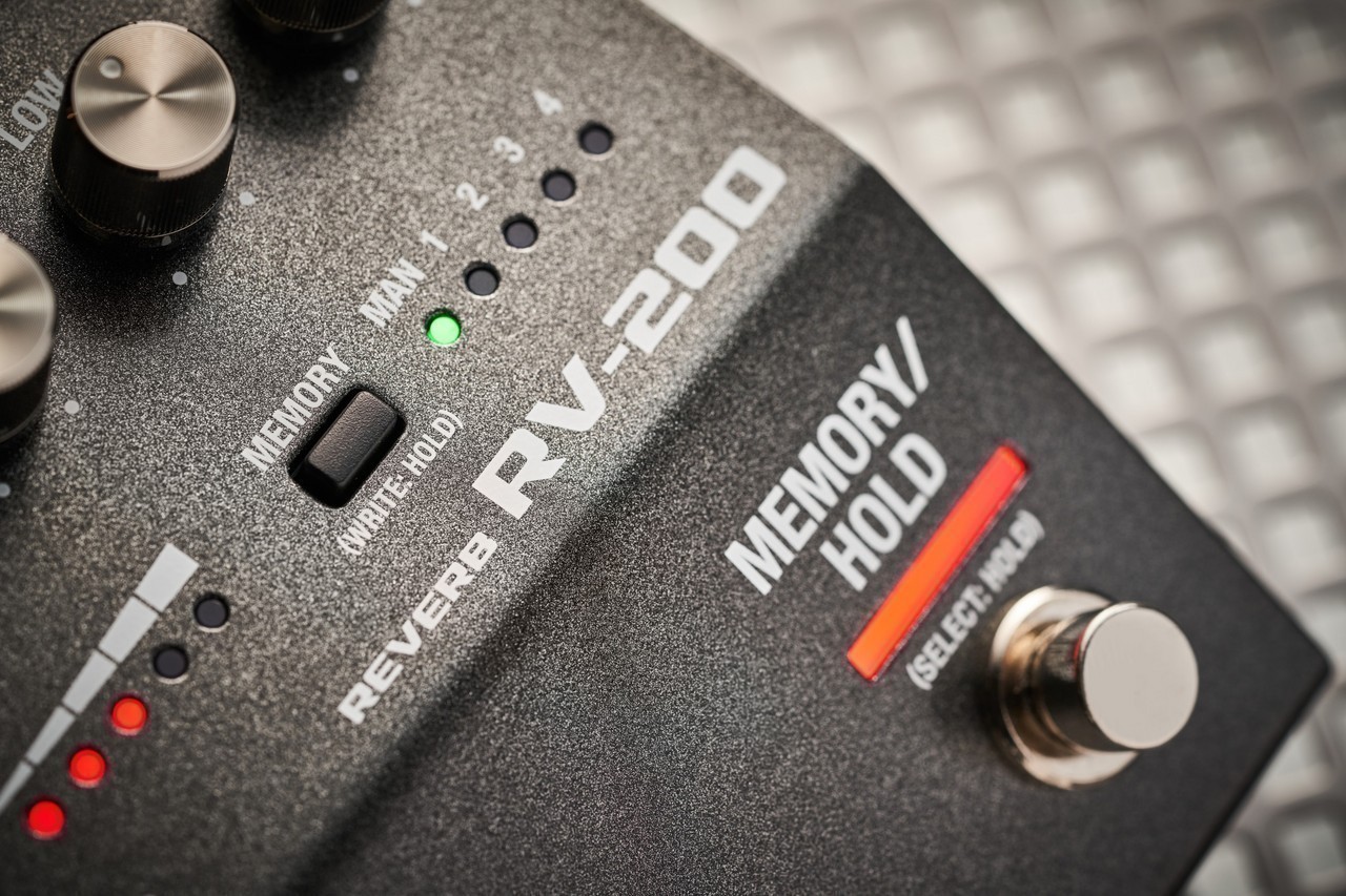BOSS RV-200,BOSS PSA-100S セット BOSS RV-200 REVERB + 電源アダプタ(PSA-100S2)プレゼント