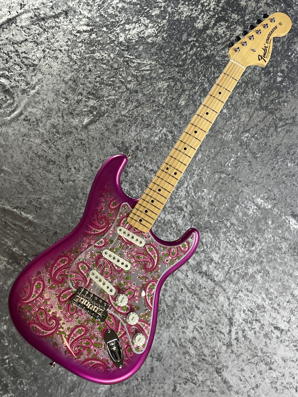 Fender Made in Japan Limited Stratocaster Paisley Pink