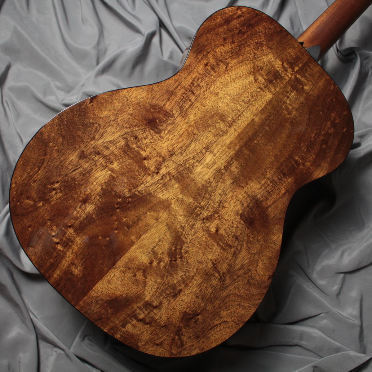 【新品同様】　Martin 000-12E コア（購入前には必ず連絡下さい） Martin ROAD Series Special CTM 000-12E KOA マーチン 【 広島