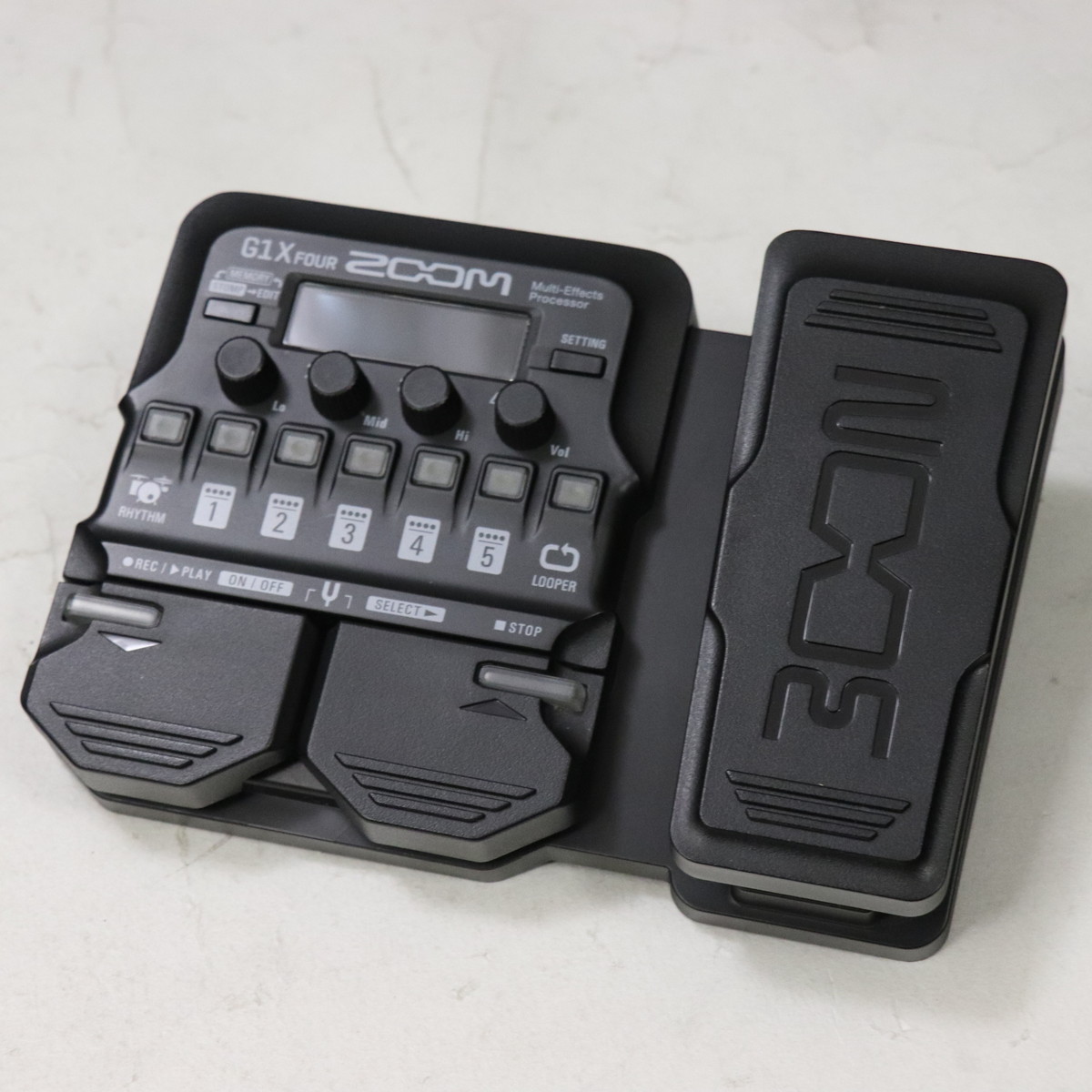 ZOOM G1X Four Guitar Multi-Effects Processor 【梅田店
