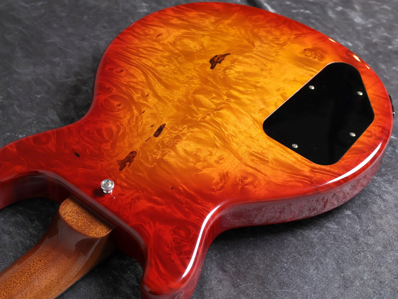 Bizen Works Burned SPL Burl Maple 1-Piece Body/H.Maho Neck/Cherry