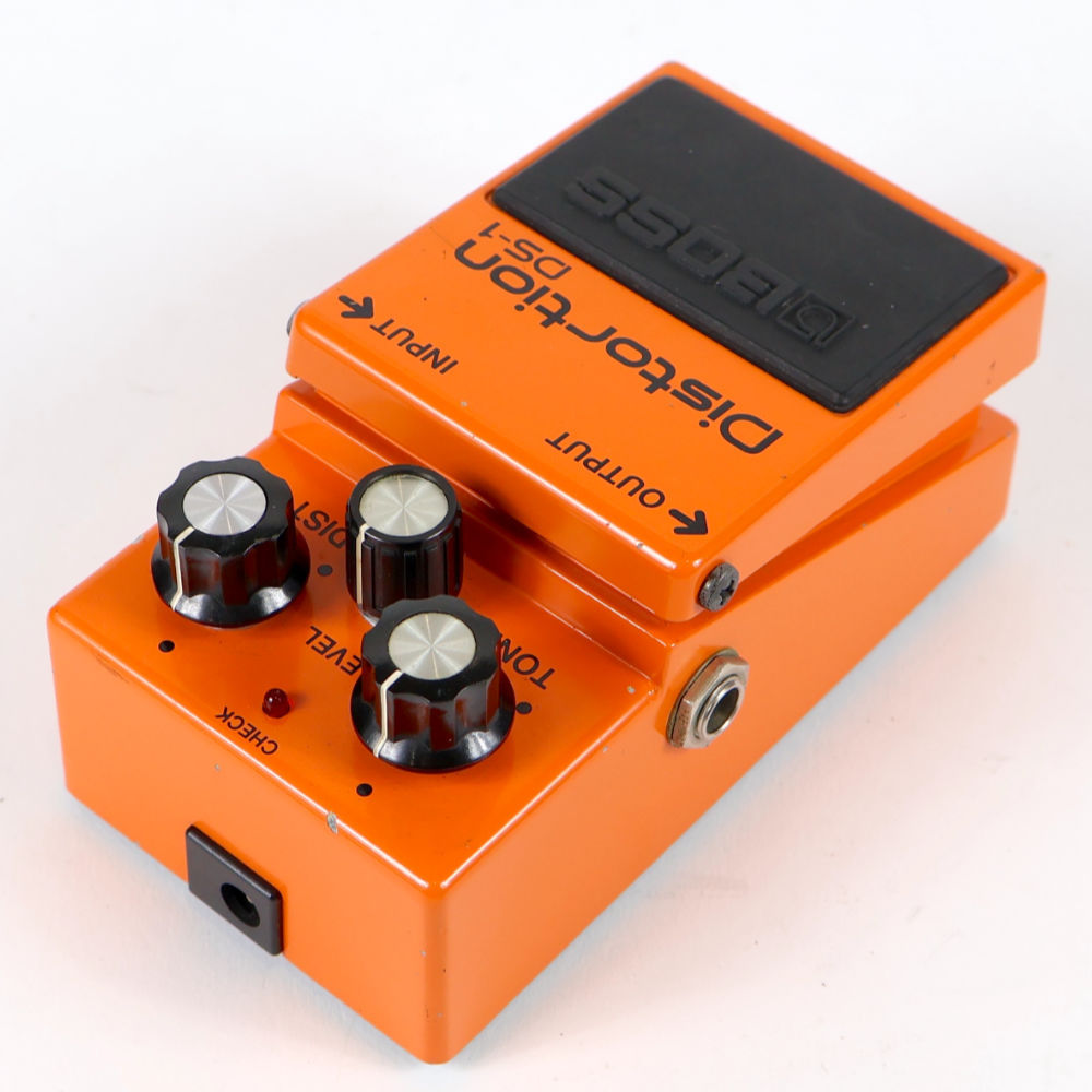 BOSS DS-1 DISTORTION エフェクター　日本製　ビンテージ中古品 BOSS 【中古】 ディストーション エフェクター BOSS DS-1 Distortion
