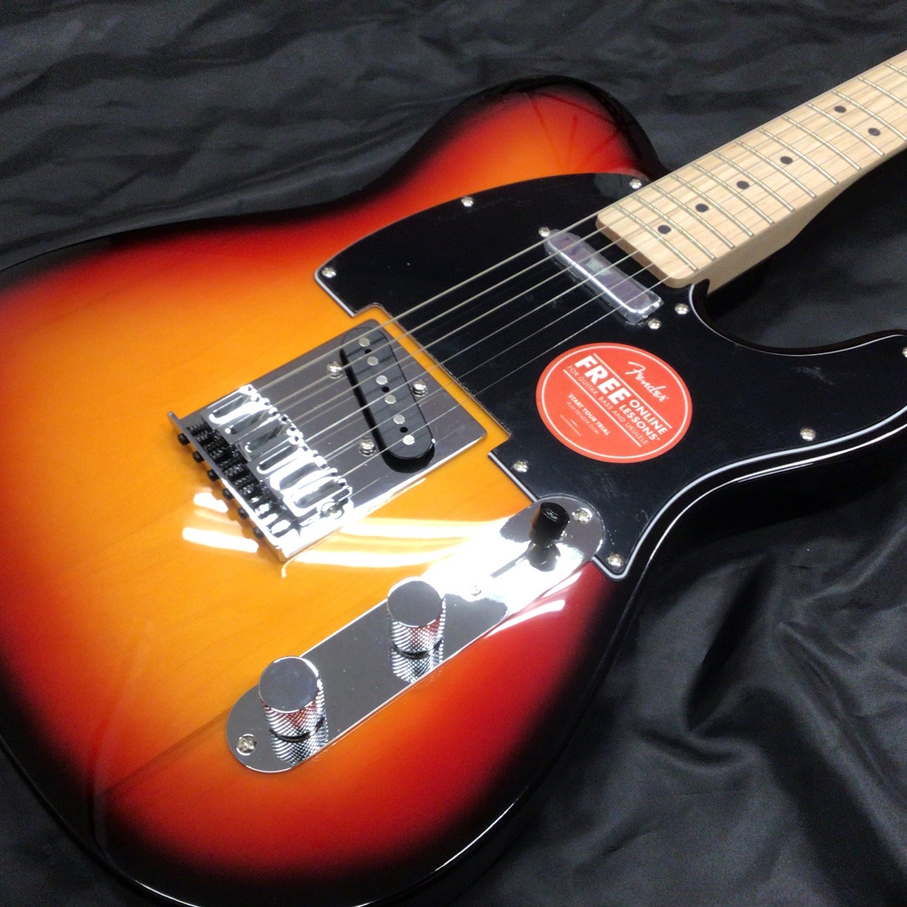 Squier by Fender Affinity Series® Telecaster® 3-Color Sunburst