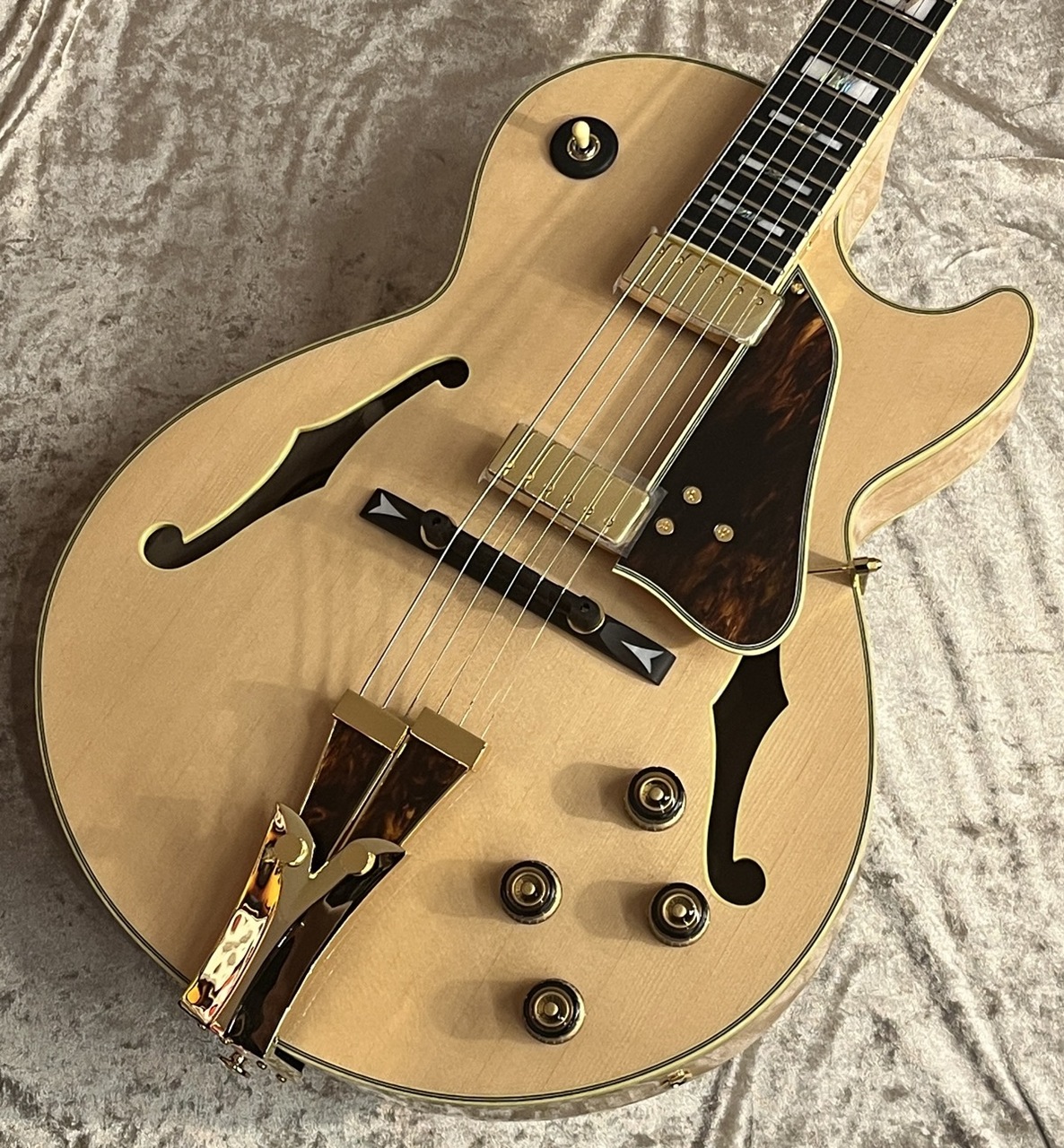 Ibanez1980年製GB-10ジョージベンソン ヴィンテージフルアコケース付 Ibanez 【NEW】George Benson GB10 Natural snF2619940 [3.48kg