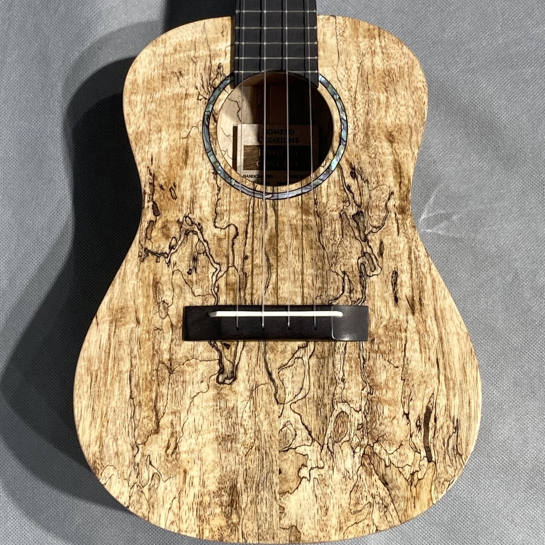 ROMERO CREATIONS C-MG-24004 Concert Mango Hi-G（B級特価）【楽器