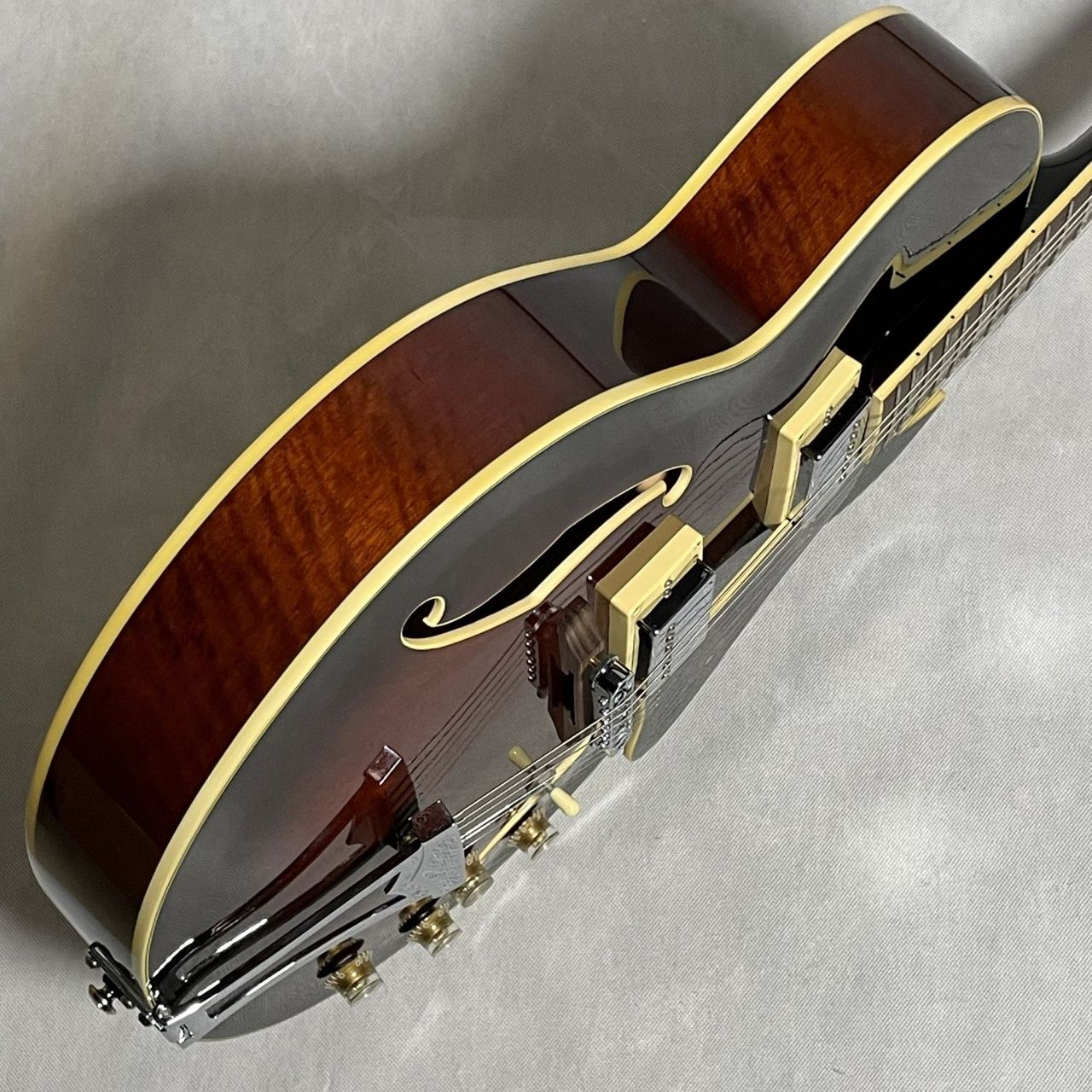 Ibanez AK85-DVS Dark Violin Sunburst 3.01kg【委託販売品