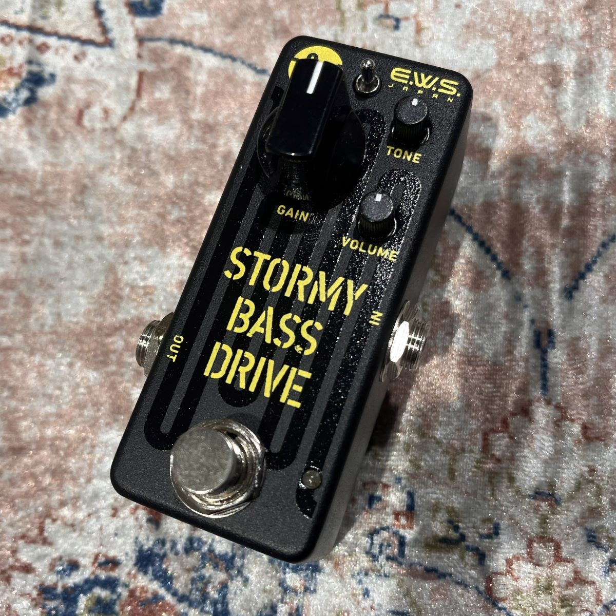 人気絶頂 【送料込】E.W.S. Stormy Bass Drive【激歪み！】 ギター