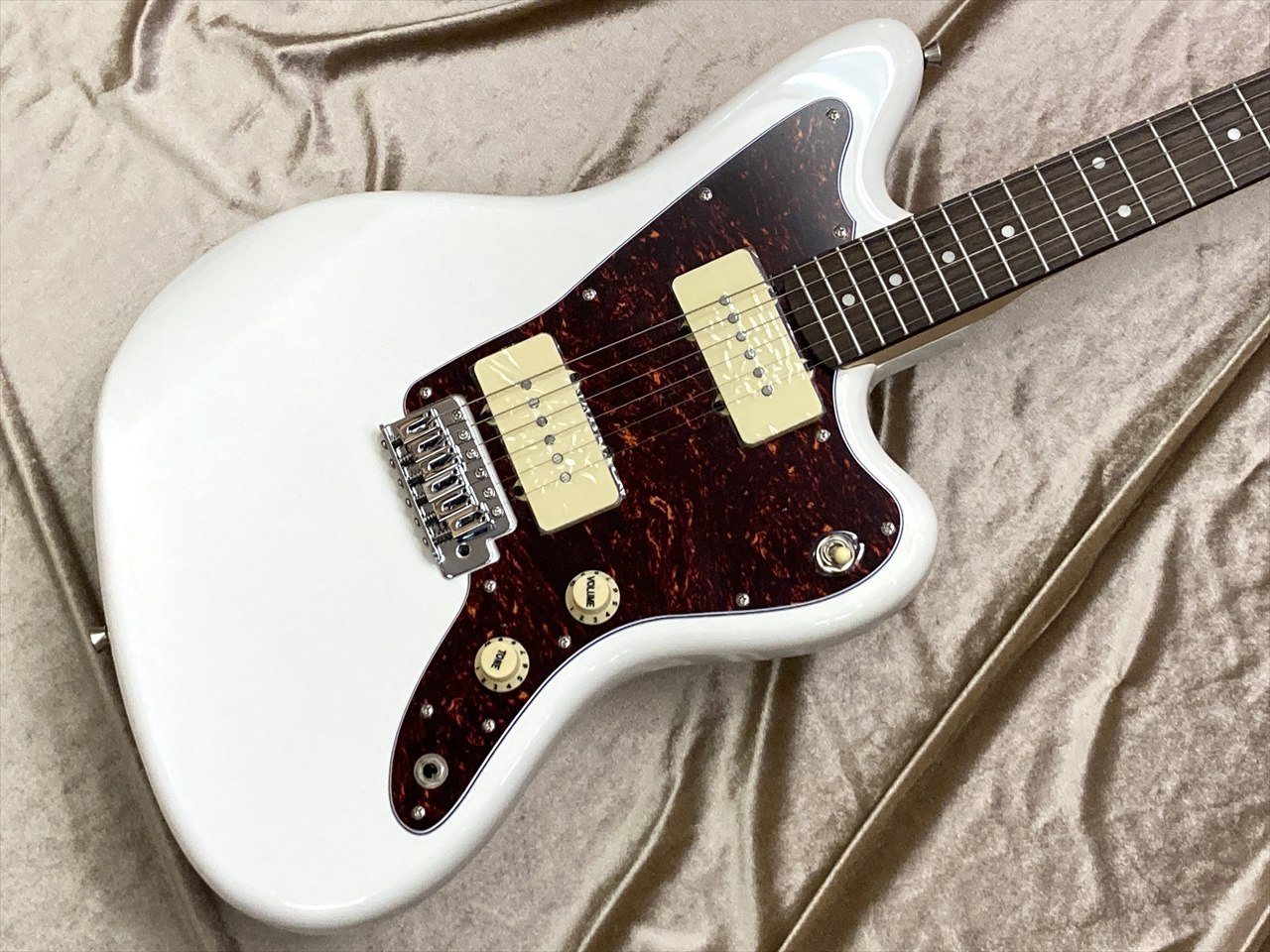 LEGEND LJM-Z TT WHWH ジャズマスタータイプ（B級特価）【楽器検索