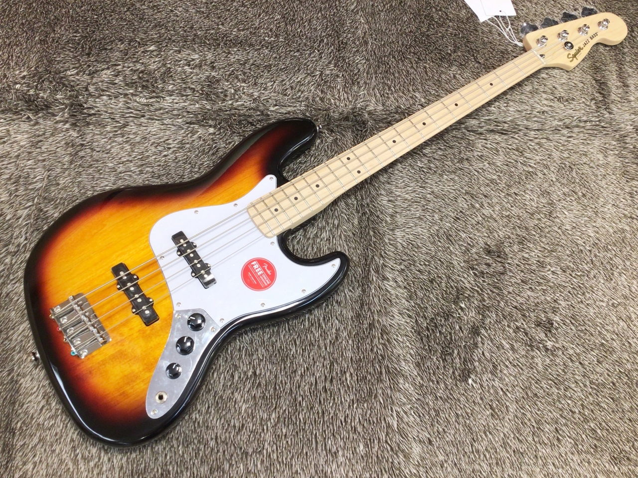 Squier by Fender Affinity Series Jazz Bass, 3-Color Sunburst