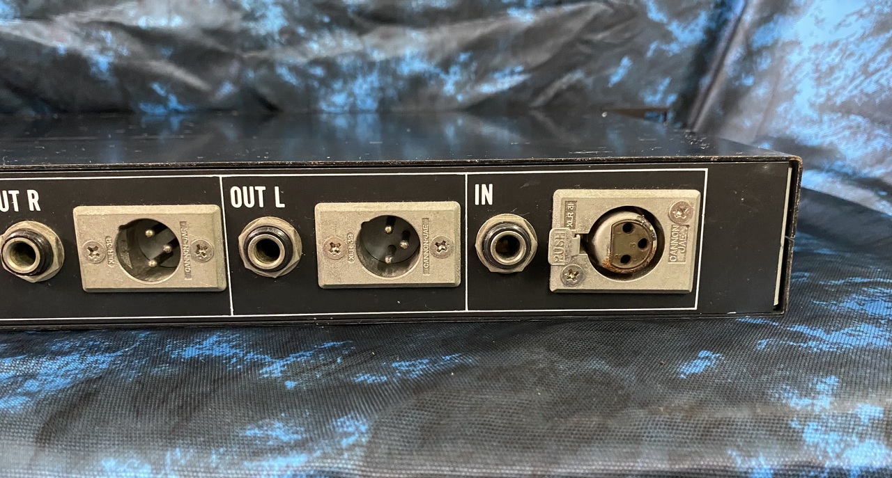 【希少】SONG BIRD TSC-1380S 送料込み！ SongBird TSC 1380S TRI STEREO CHORUS SPLITTER（中古）【楽器