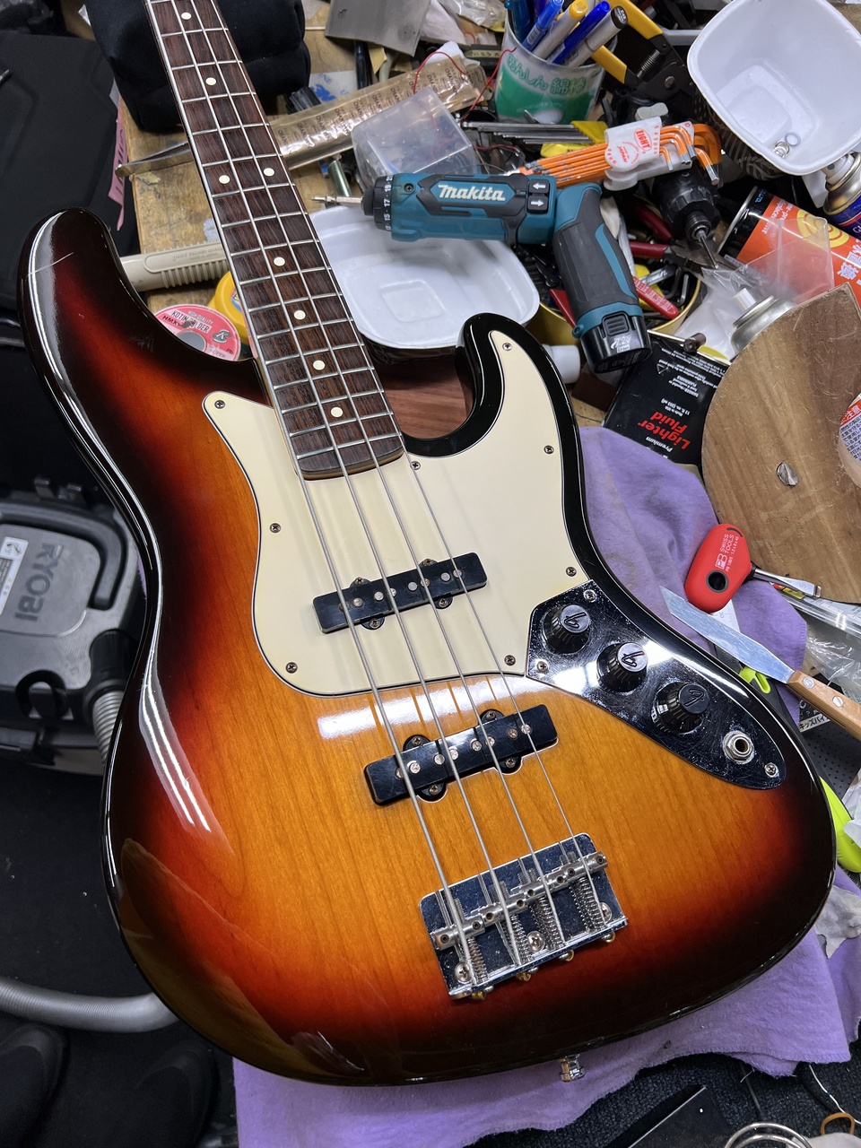Fender American Standard Jazz Bass（ビンテージ）【楽器検索デジマート】