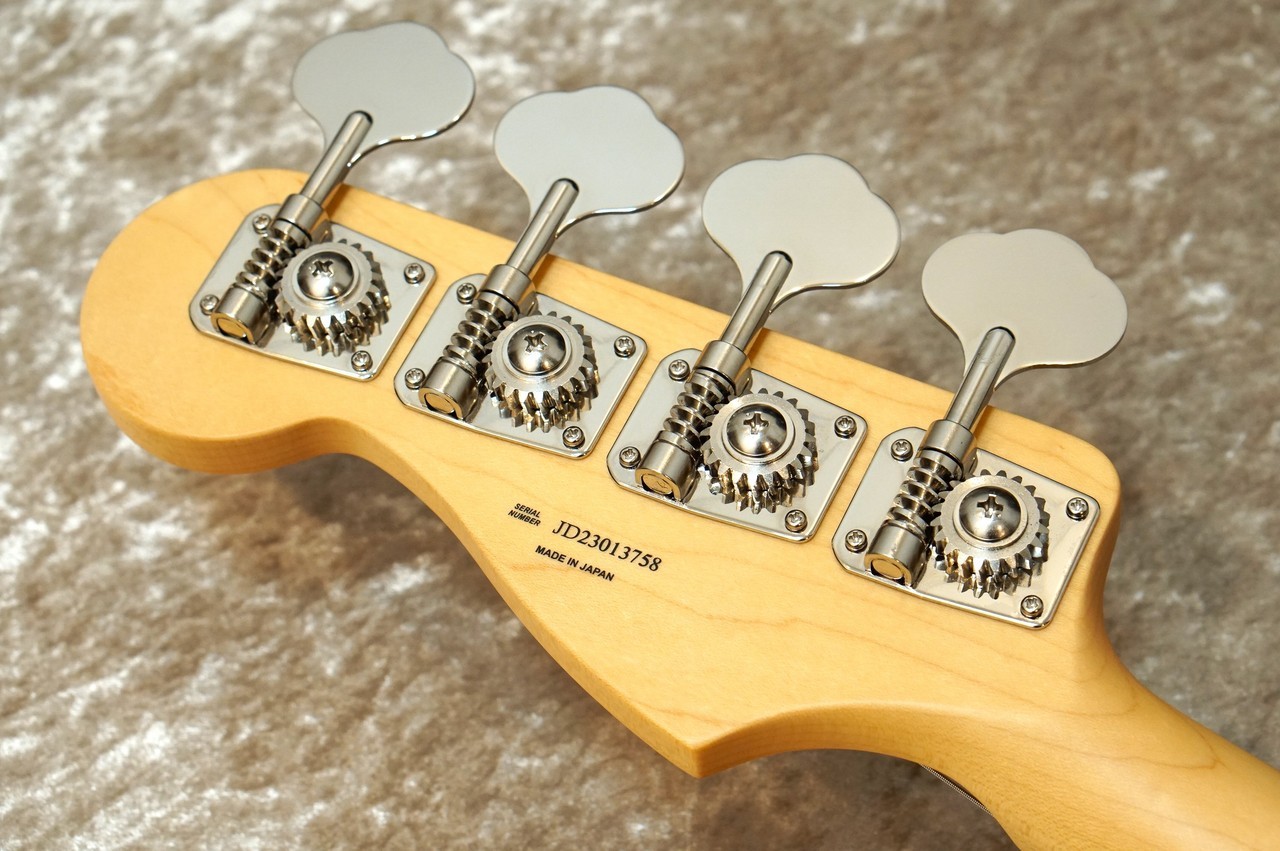 Fender Made in Japan Hybrid II Maple Fingerboard Jazz Bass -3-Tone 