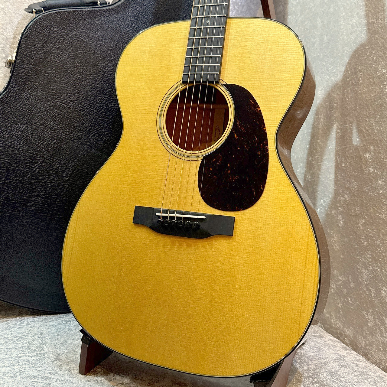 Martin 【試奏動画あり】000-18 Standard #2963937【ルックス