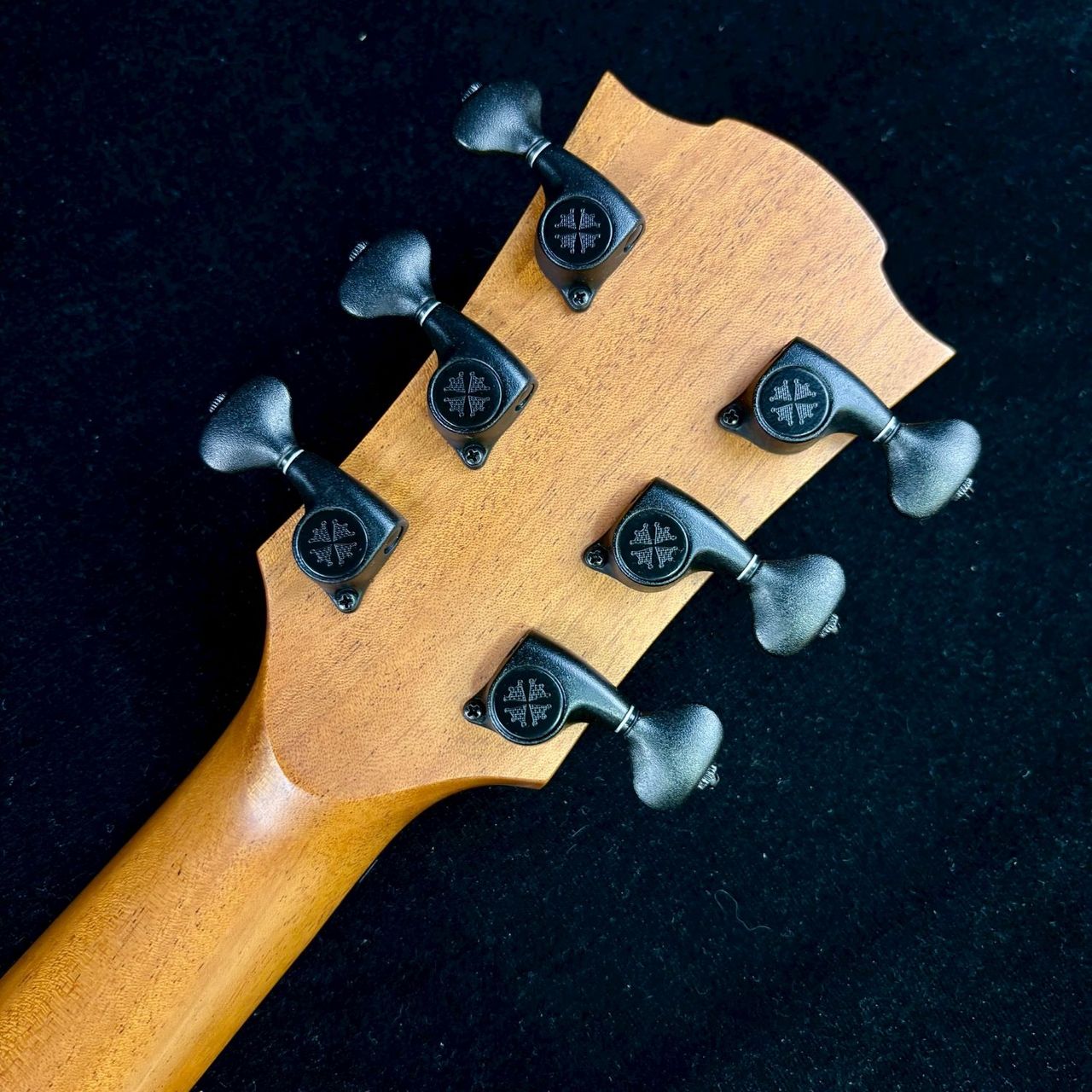 最終値下げ✨️【美品】LAG ラグギター THV30ACE／ハイバイブ ケース付 LAG Guitars THV30ACE Hyvibe Series 【OUTLET】 48%OFF