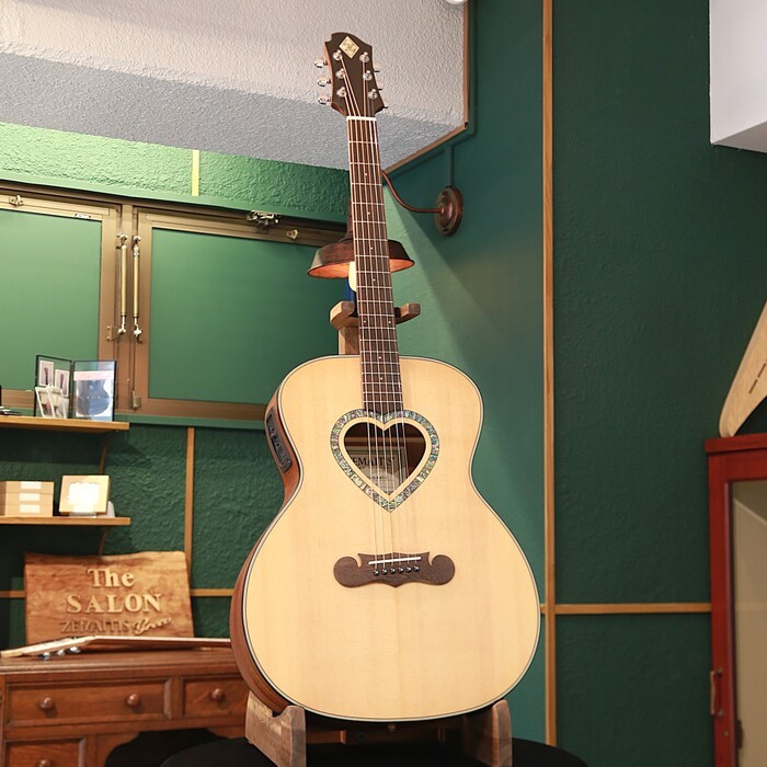 Zemaitis 【中古】CAG-100HS-NAT-E, Natural（中古/送料無料）【楽器