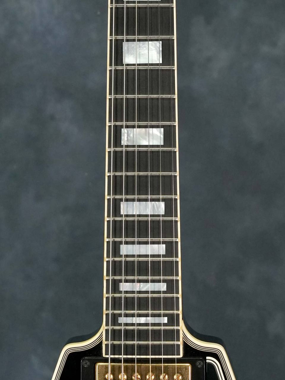 Gibson Custom Shop Flying V Custom Ebony w/Richlite Fingerboard