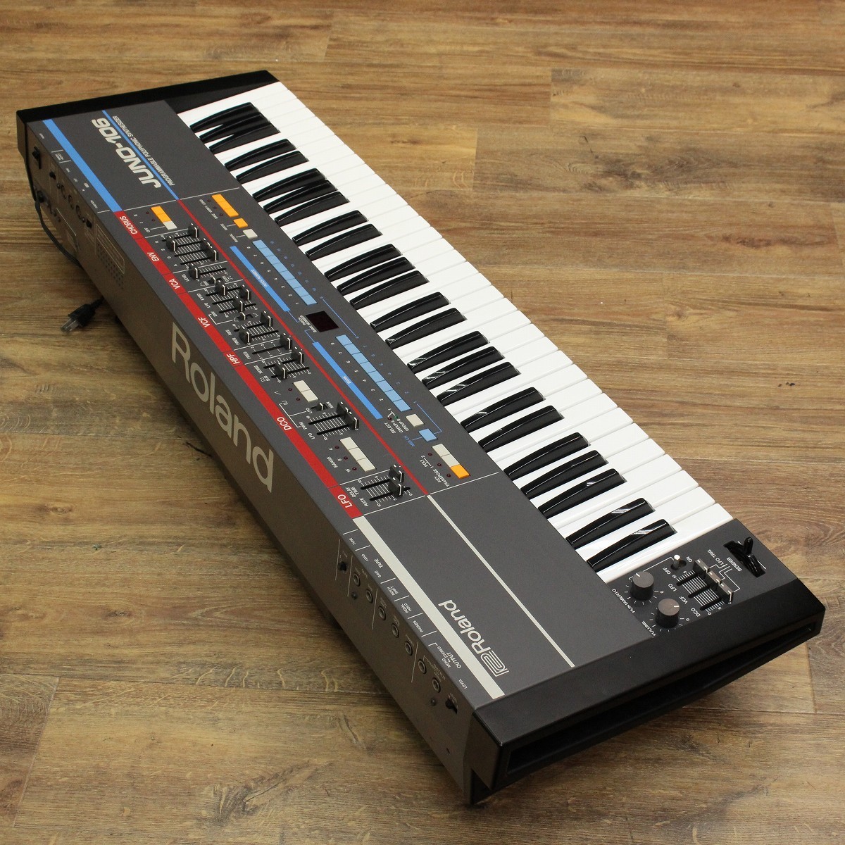 Roland JUNO-106 プログラマブルシンセサイザー Roland ” JUNO-X ” | ヴィンテージシンセ「JUNO」をZEN-Coreシンセシス