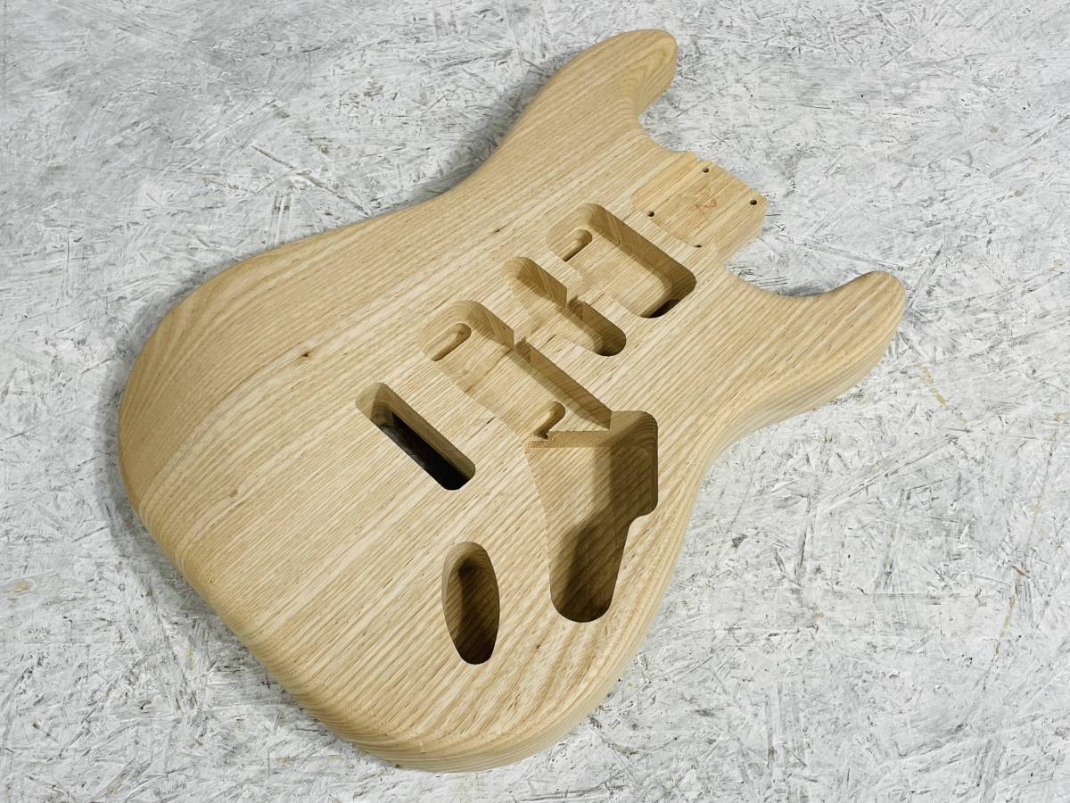 メーカー不明 ストラトキャスターボディー（中古/送料無料）【楽器検索