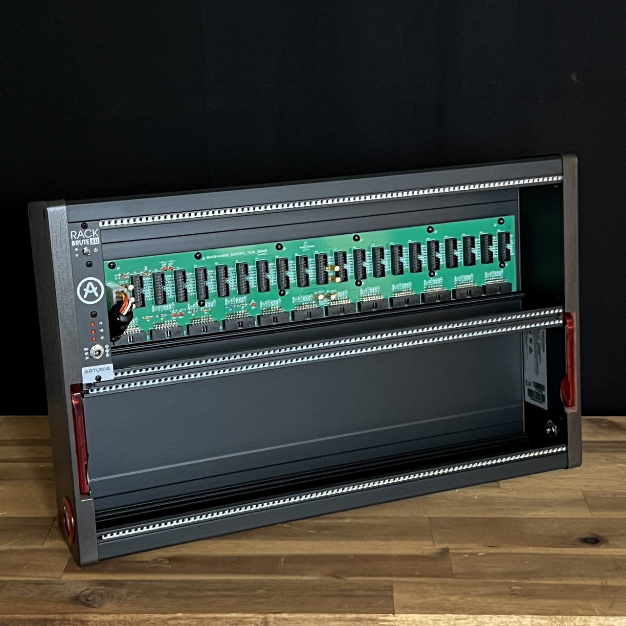 Arturia RACKBRUTE 6U MOIR（新品特価）【楽器検索デジマート】